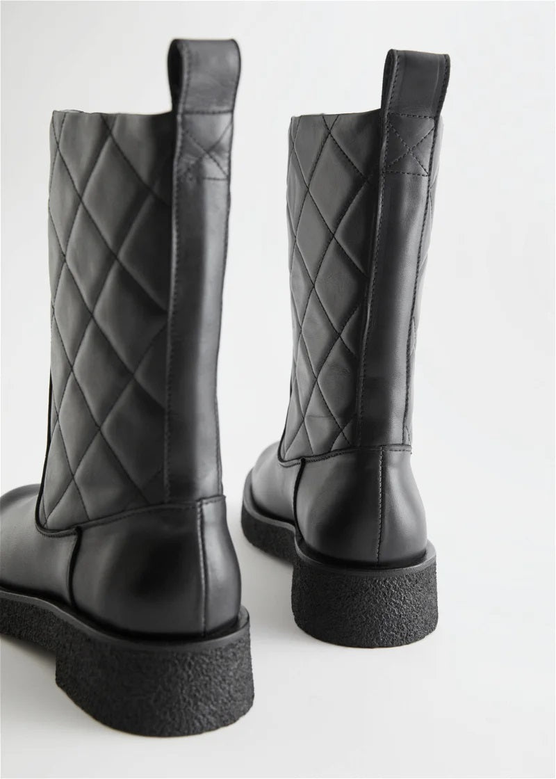 Quilted on sale flat boot