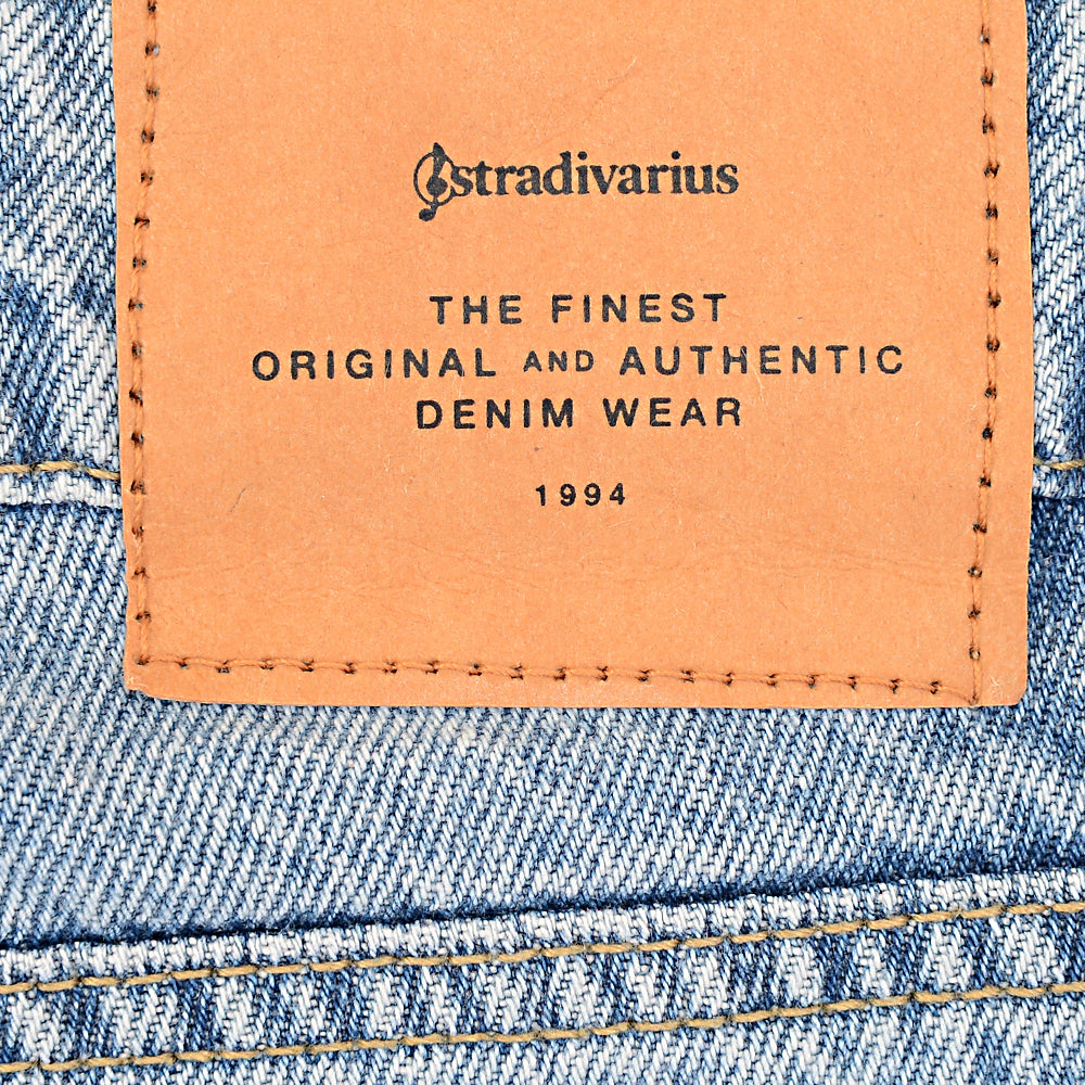 Stradivarius Cotton Mom Fit Vintage Jean In Light Wash