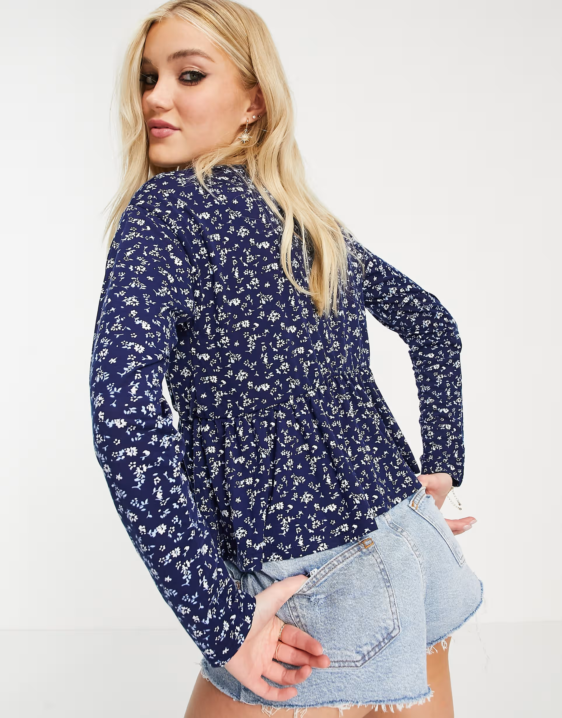 Wednesday's Girl Womens Relaxed Smock Top With Peplum Hem in Ditsy Floral Print