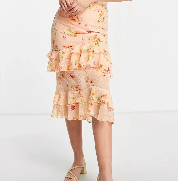 Dark Pink Womens Tiered Frill Textured Midi Skirt in Ditsy Peach Floral In Pink