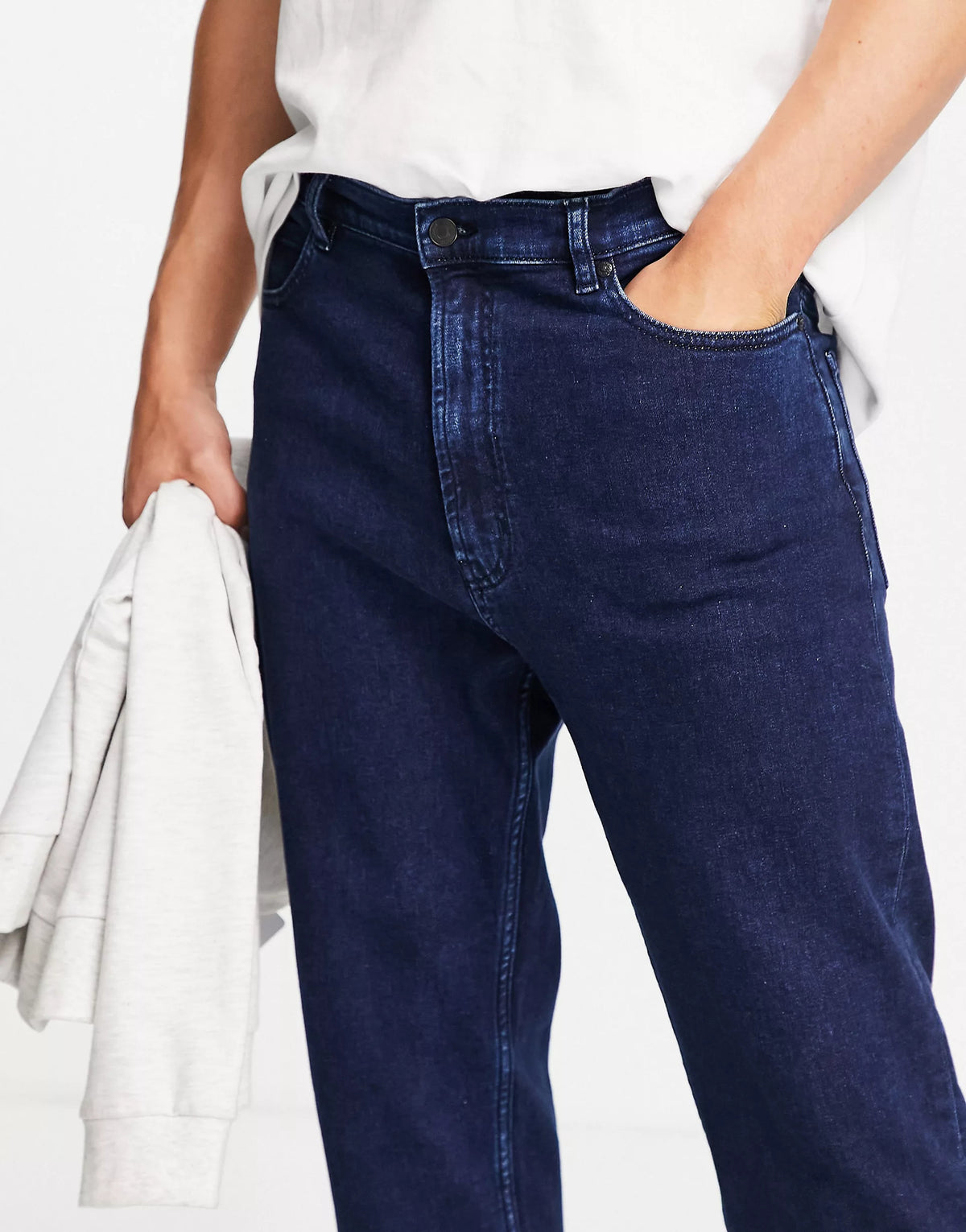 Hugo 338 Relaxed Crop Jeans in Mid Wash