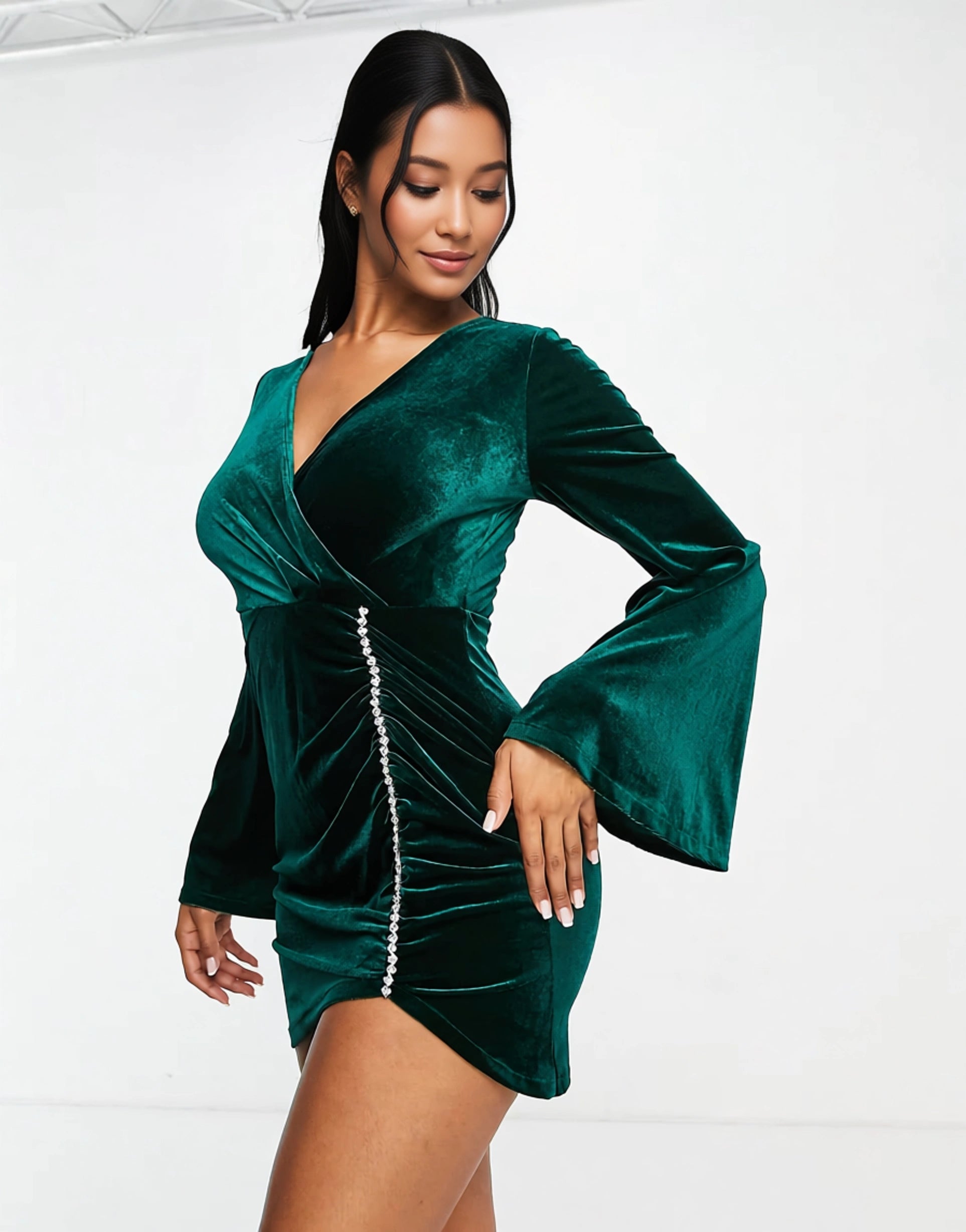 Womens Band Of Stars Premium Ruched Skirt Velvet Dress With Pearl Detail In Emerald Green