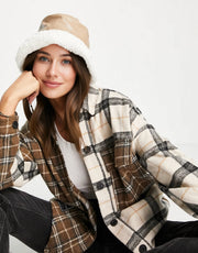 Pieces Women's Borg Bucket Hat in Camel In Neutral