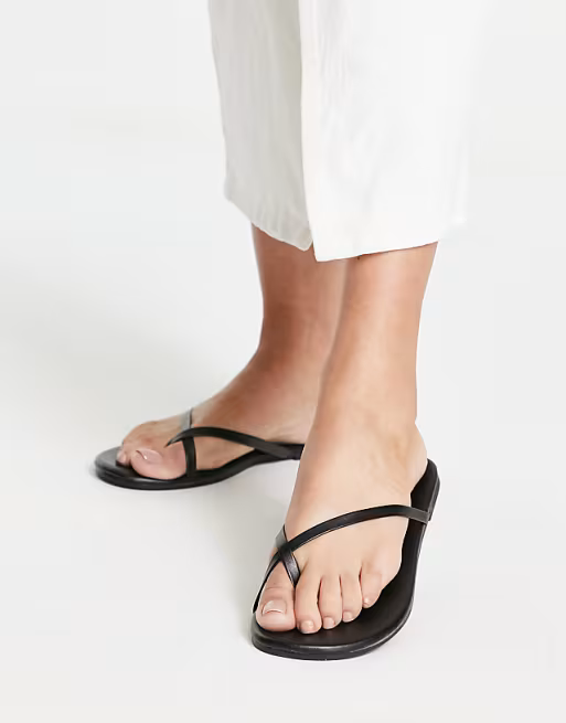 Steve Madden Womens Daria Flat Sandals in Black