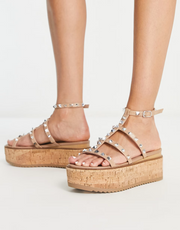 Steve Madden Womens Clovis Studded Flatform Sandals in Neutral