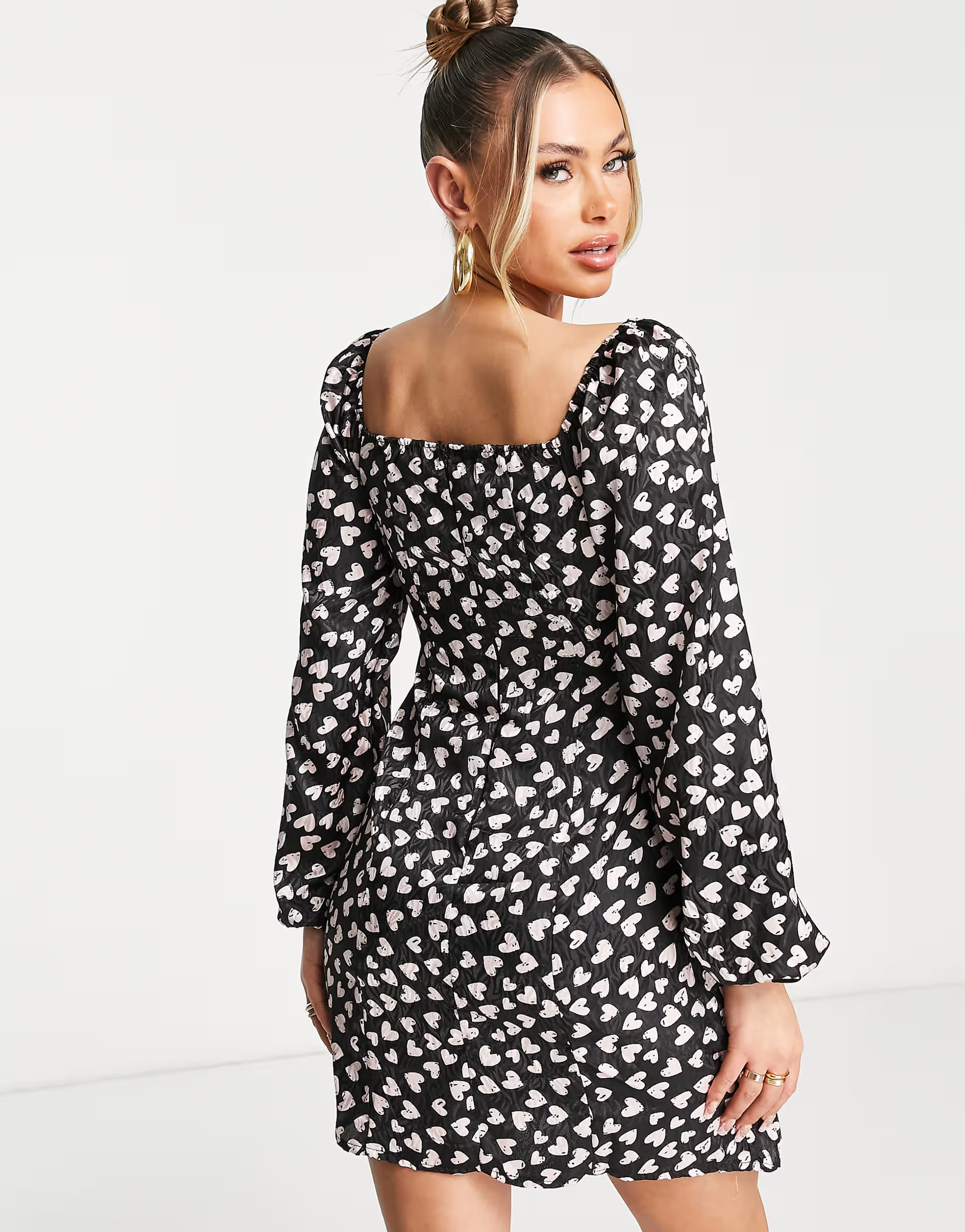 QED London twist front bodycon dress in heart print