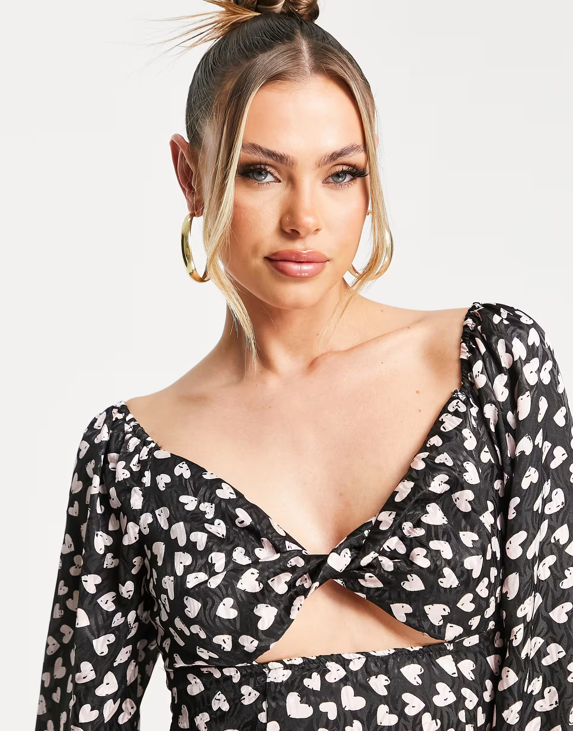 QED London twist front bodycon dress in heart print