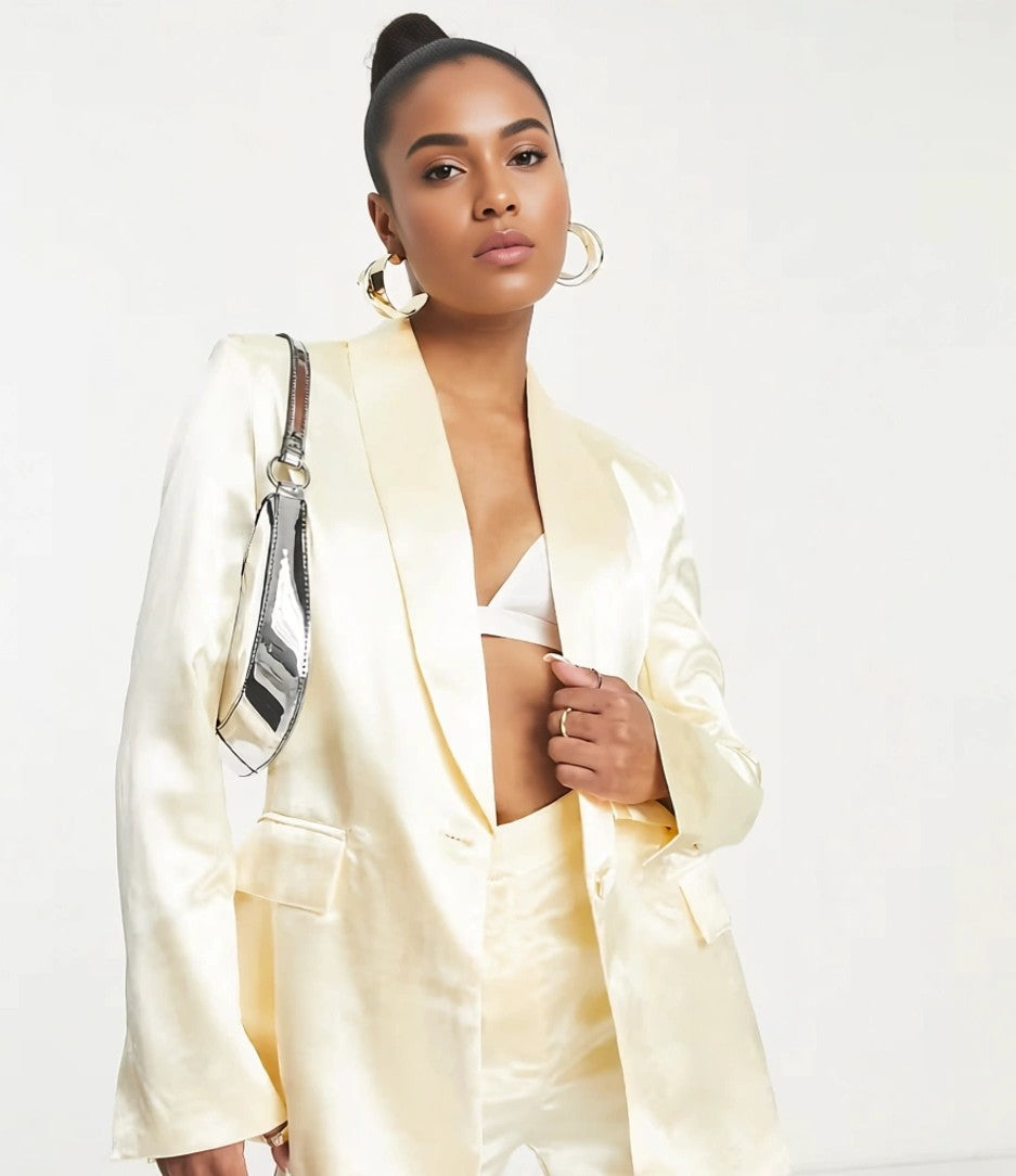 Liquorish Womens Petite Satin Structured Blazer In White