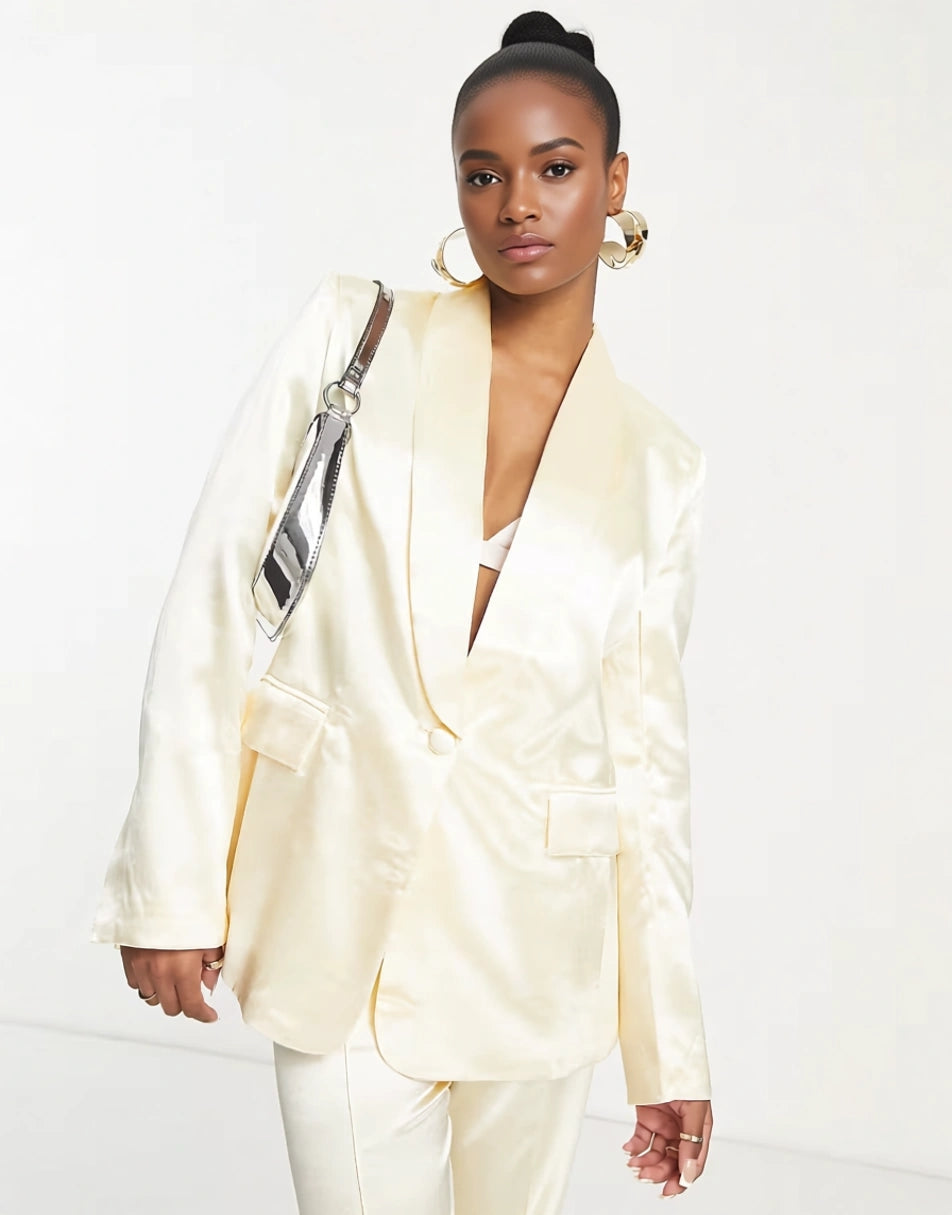 Liquorish Womens Petite Satin Structured Blazer In White