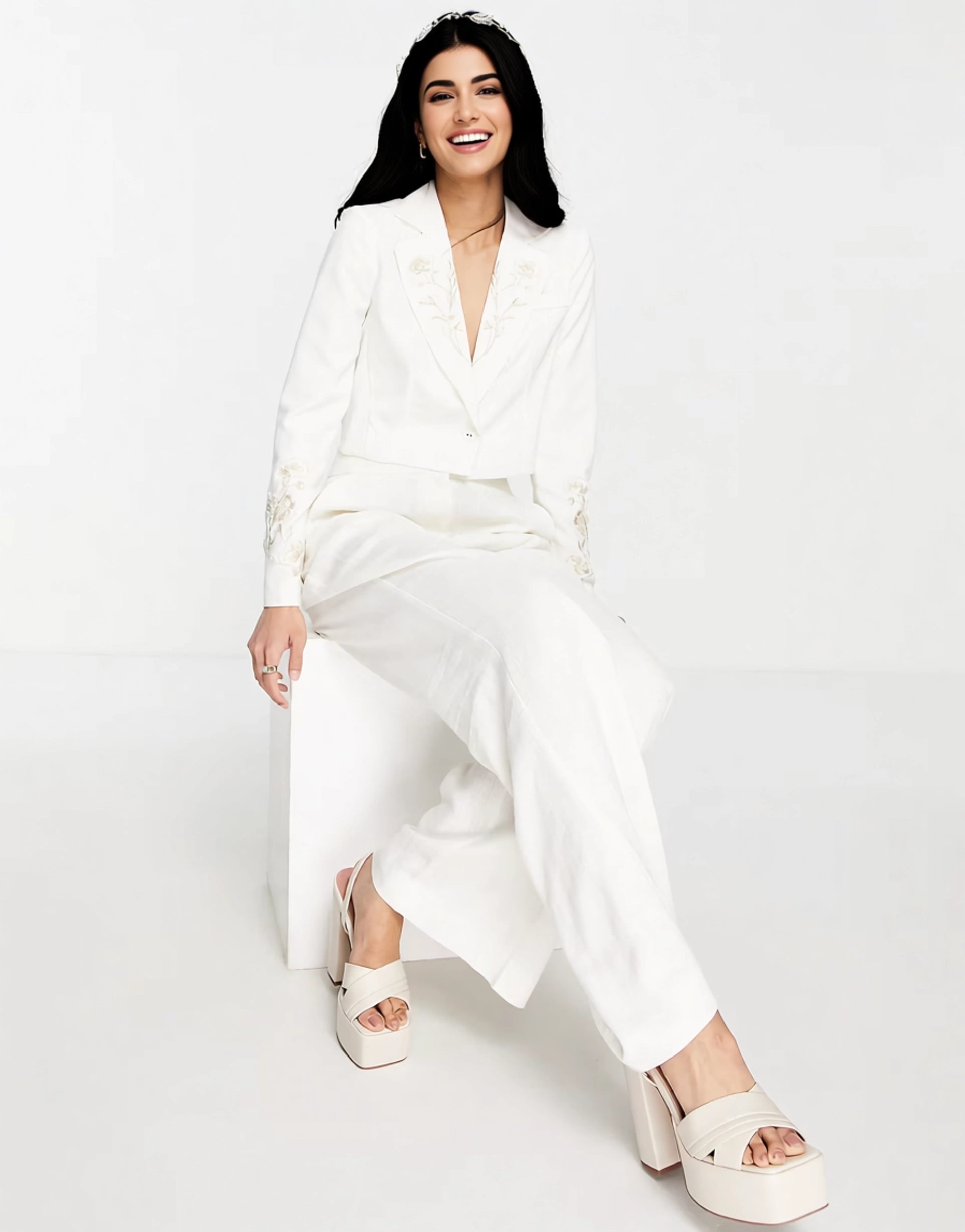 Hope & Ivy Womens Bridal Peyton Co-Ord Crop Blazer in Ivory