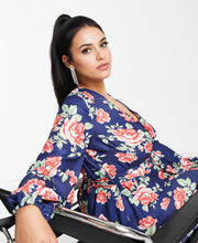 In The Style Plus Womens Jess Millichamp Rose Print Balloon Sleeve Wrap Top