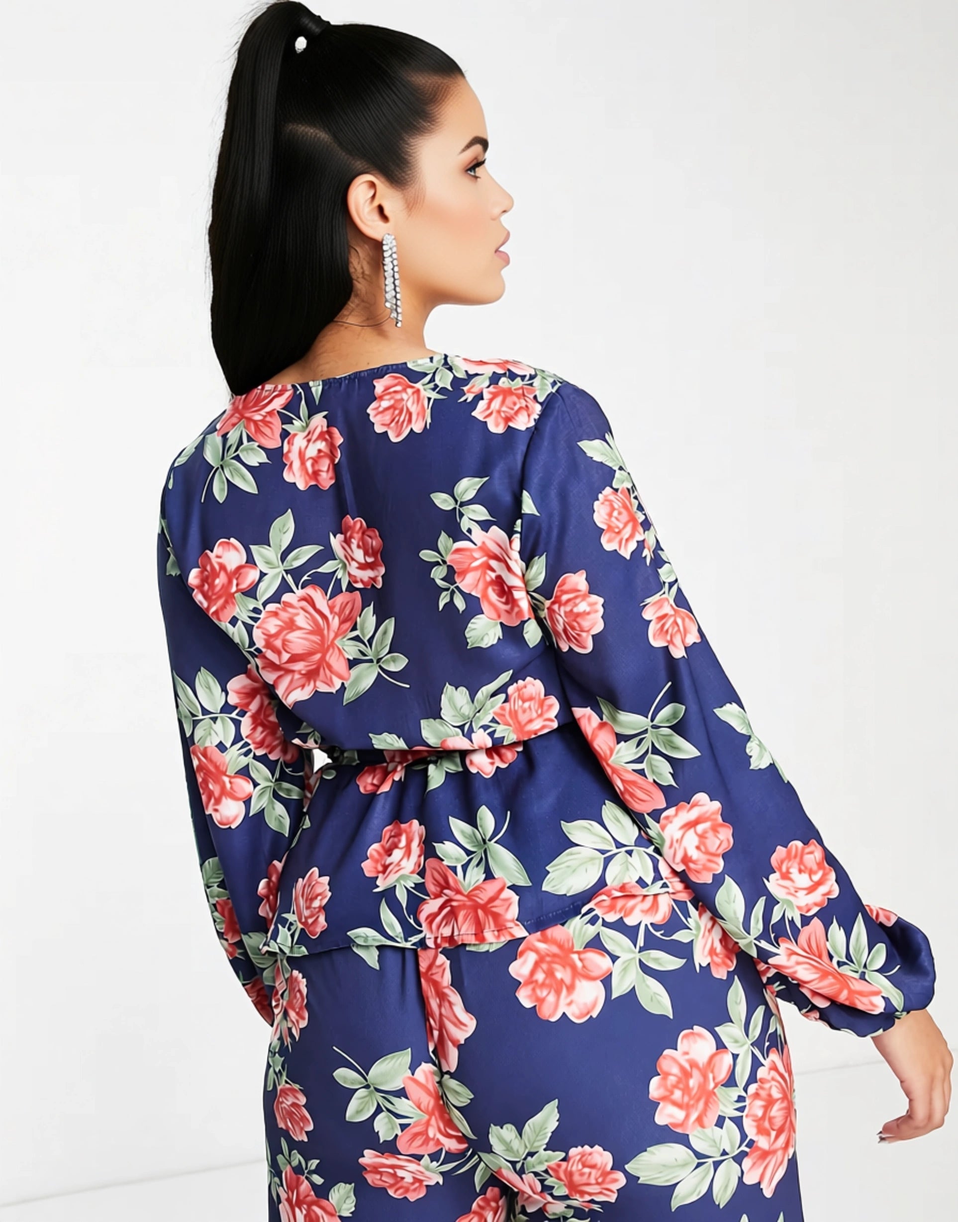 In The Style Plus Womens Jess Millichamp Rose Print Balloon Sleeve Wrap Top In Navy