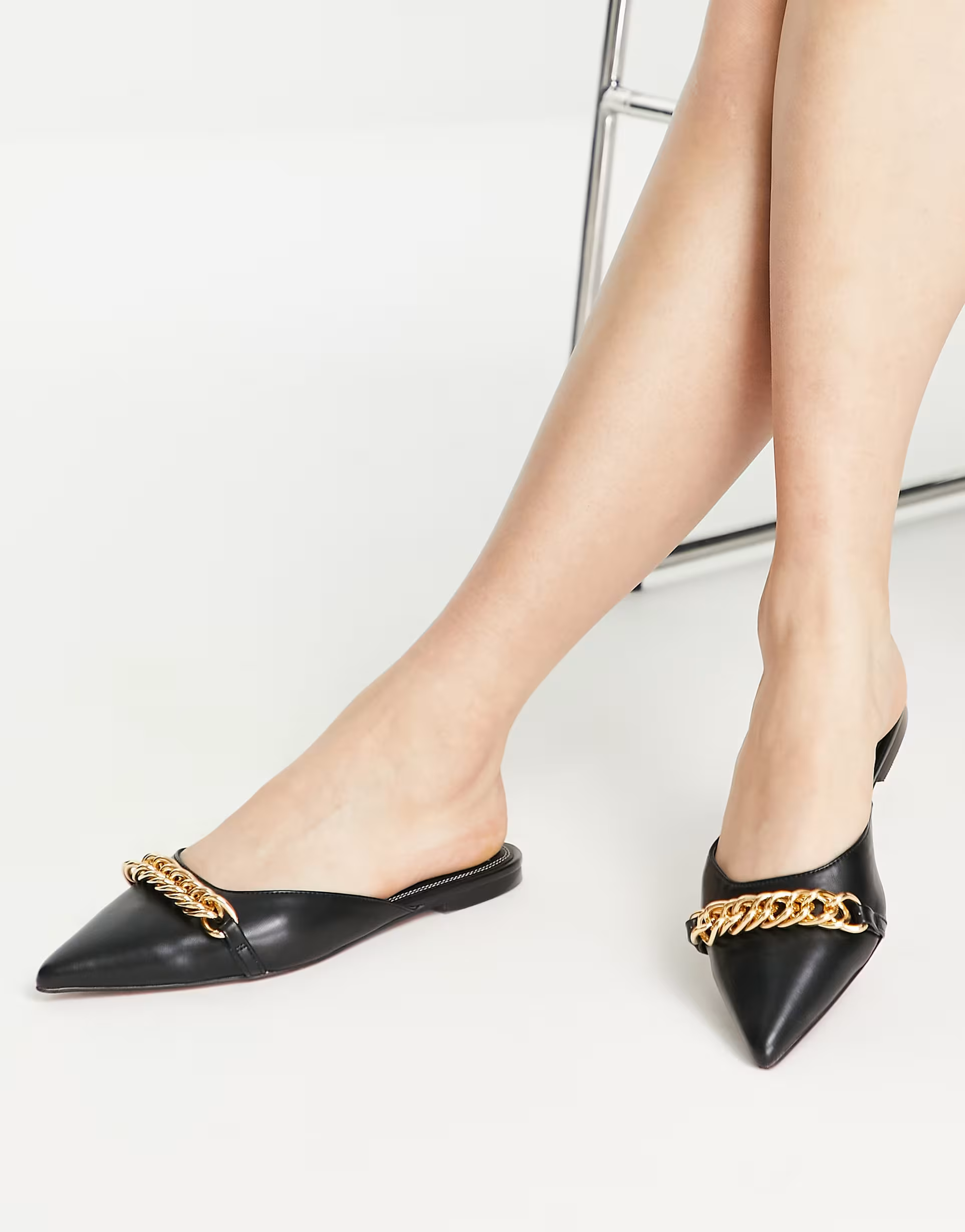 Highstreet Womens Lawful Chain Flat Mules In Black