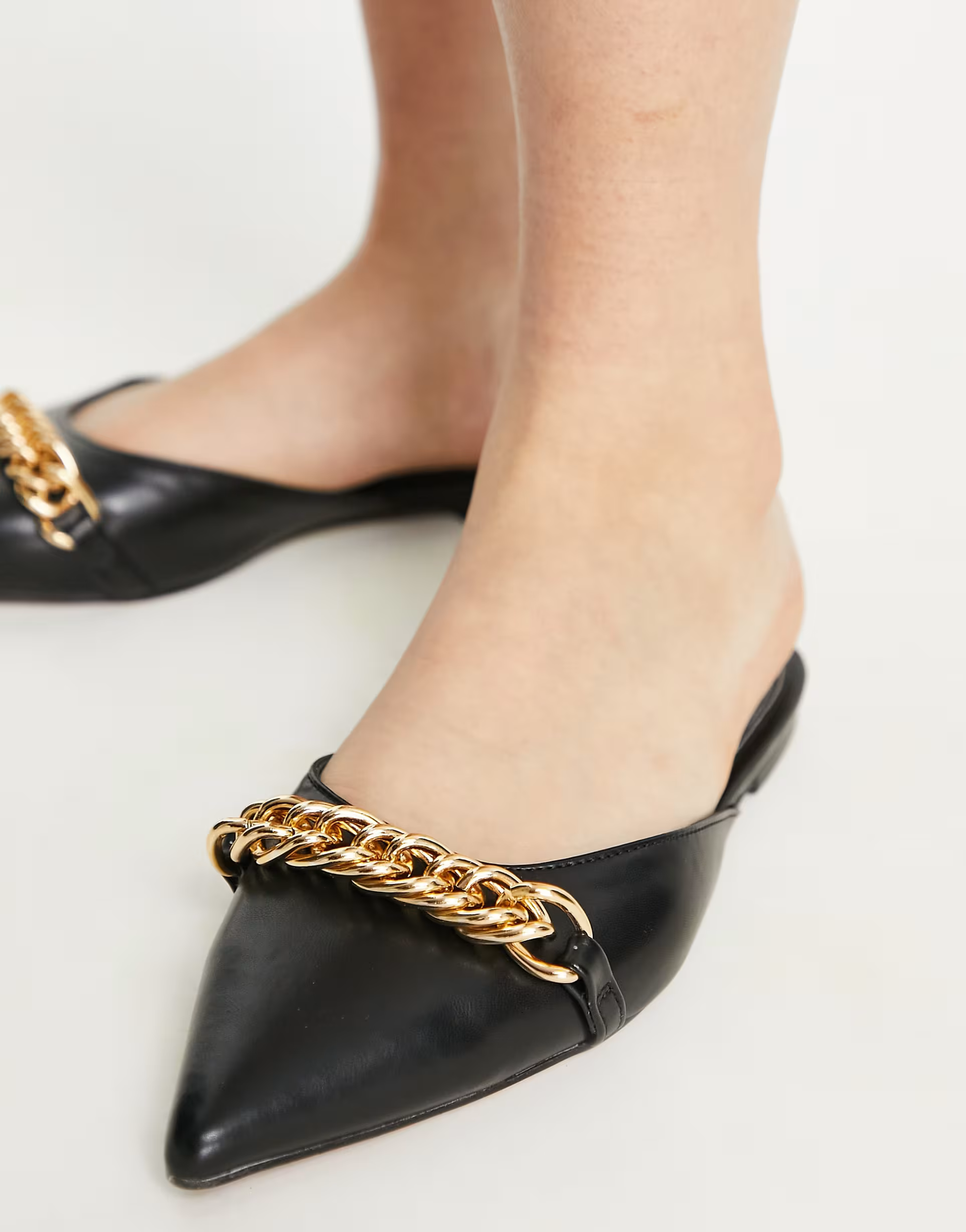Highstreet Womens Lawful Chain Flat Mules In Black
