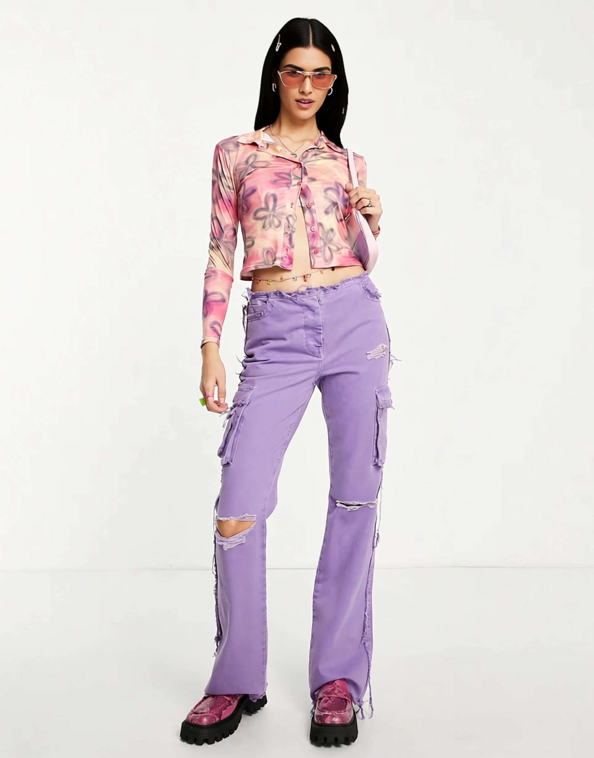 Daisy Street Women's 90S Cropped Fitted Shirt in Retro Large Daisy In Pink
