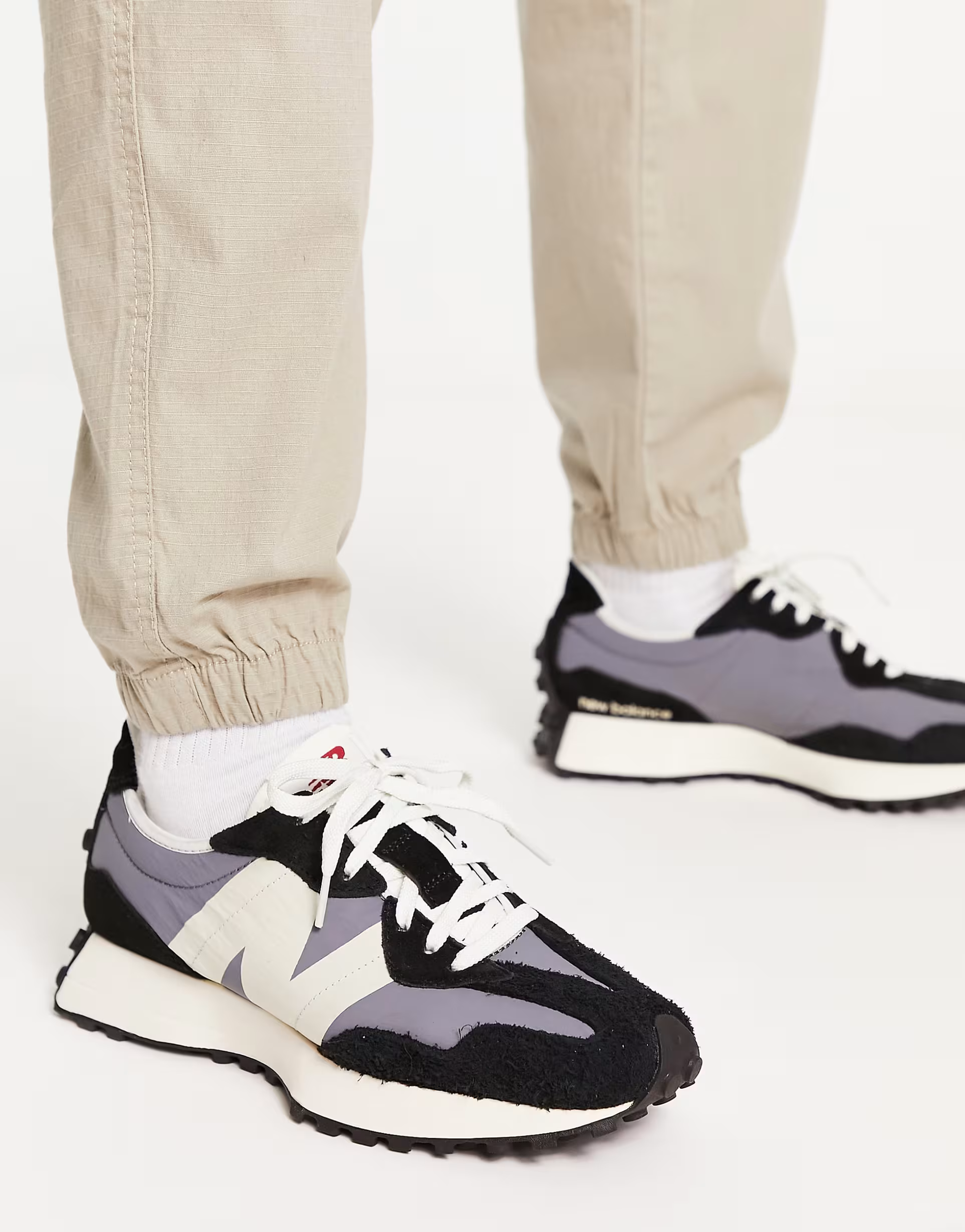 New Balance Mens 327 Trainers in Black And Grey