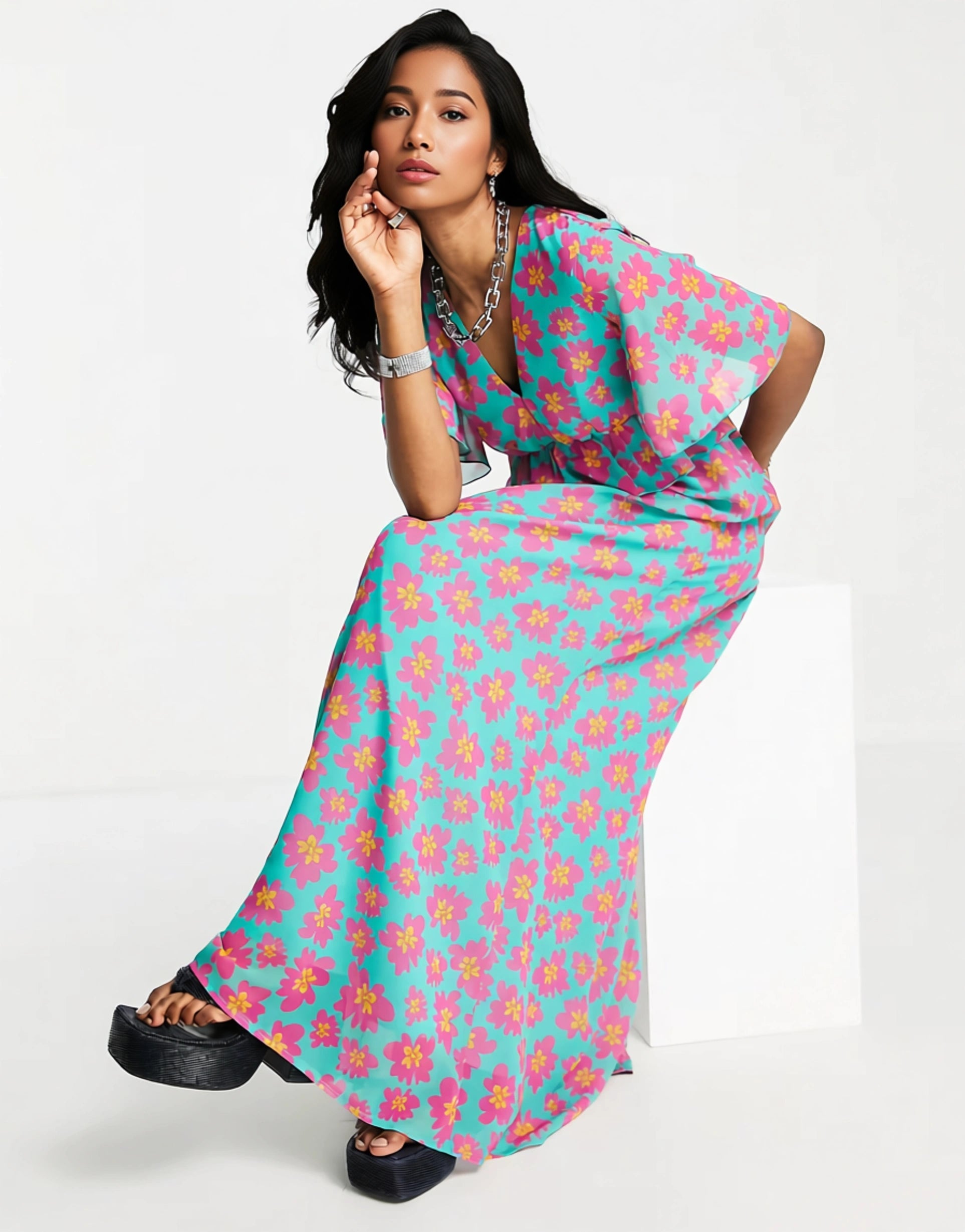 Womens Twisted Wunder Maxi Dress In Bright Floral With Frill Detail