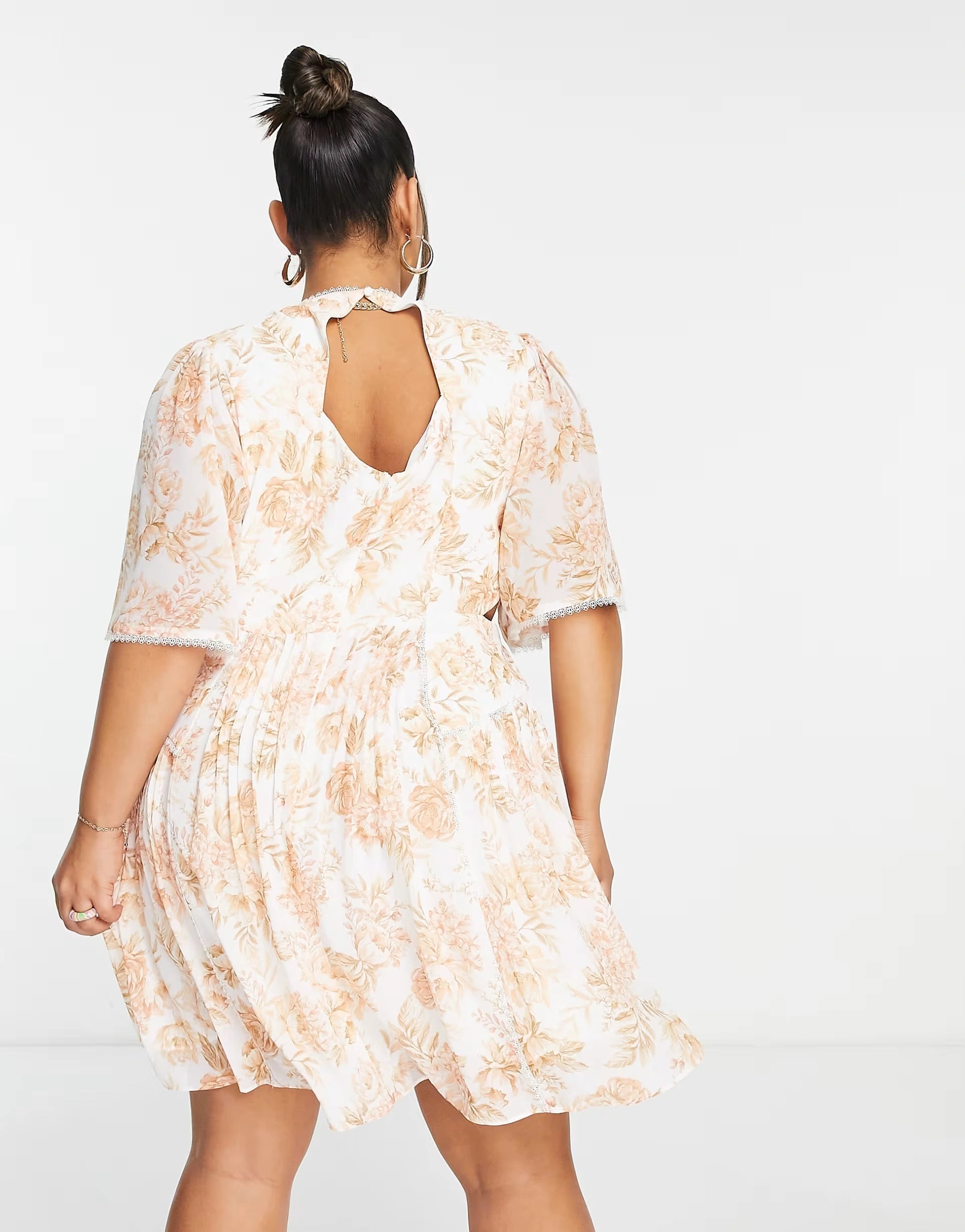 Forever New Womens Curve High Neck Lace Mini Dress in Apricot Floral In Multi