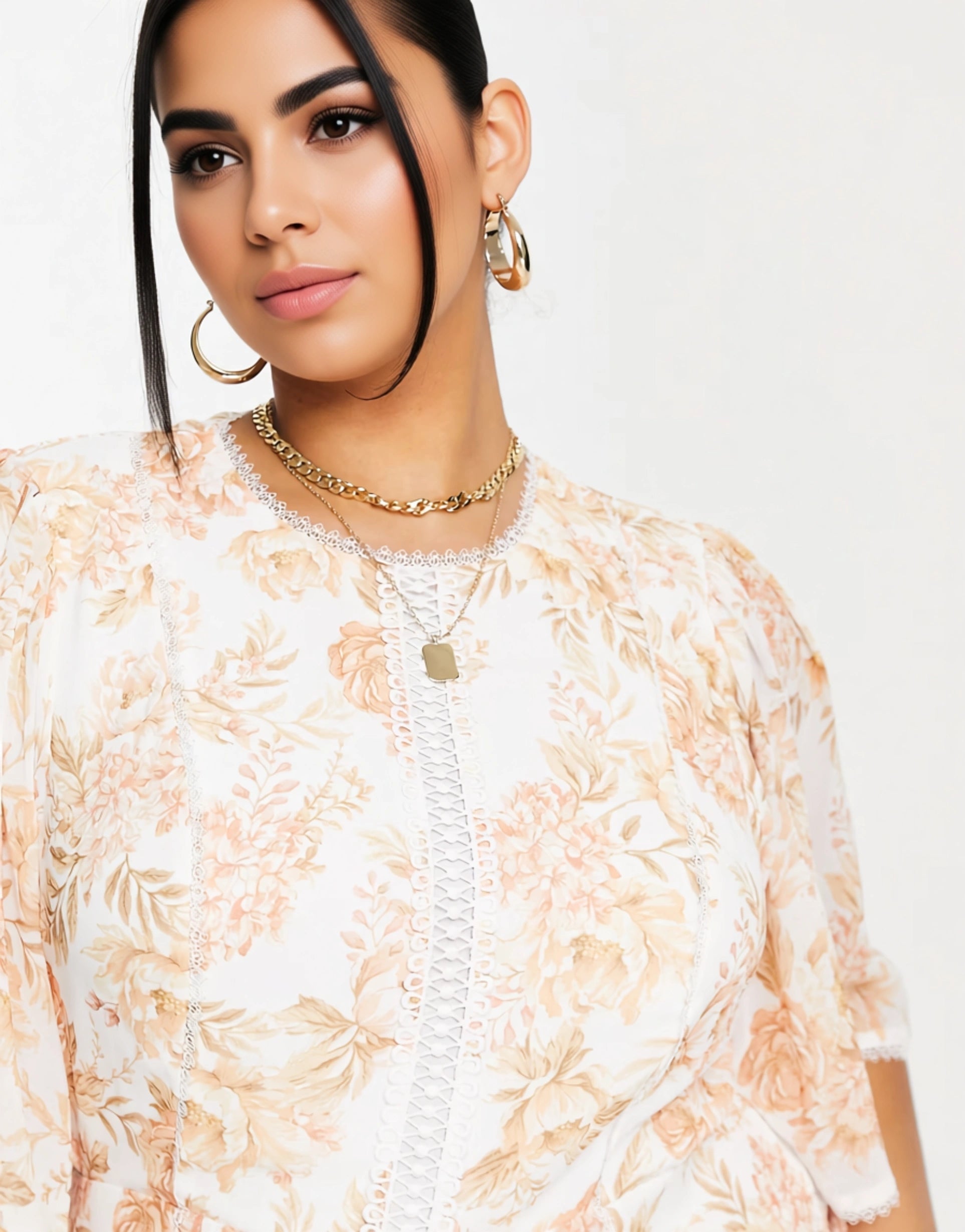 Forever New Womens Curve High Neck Lace Mini Dress in Apricot Floral In Multi