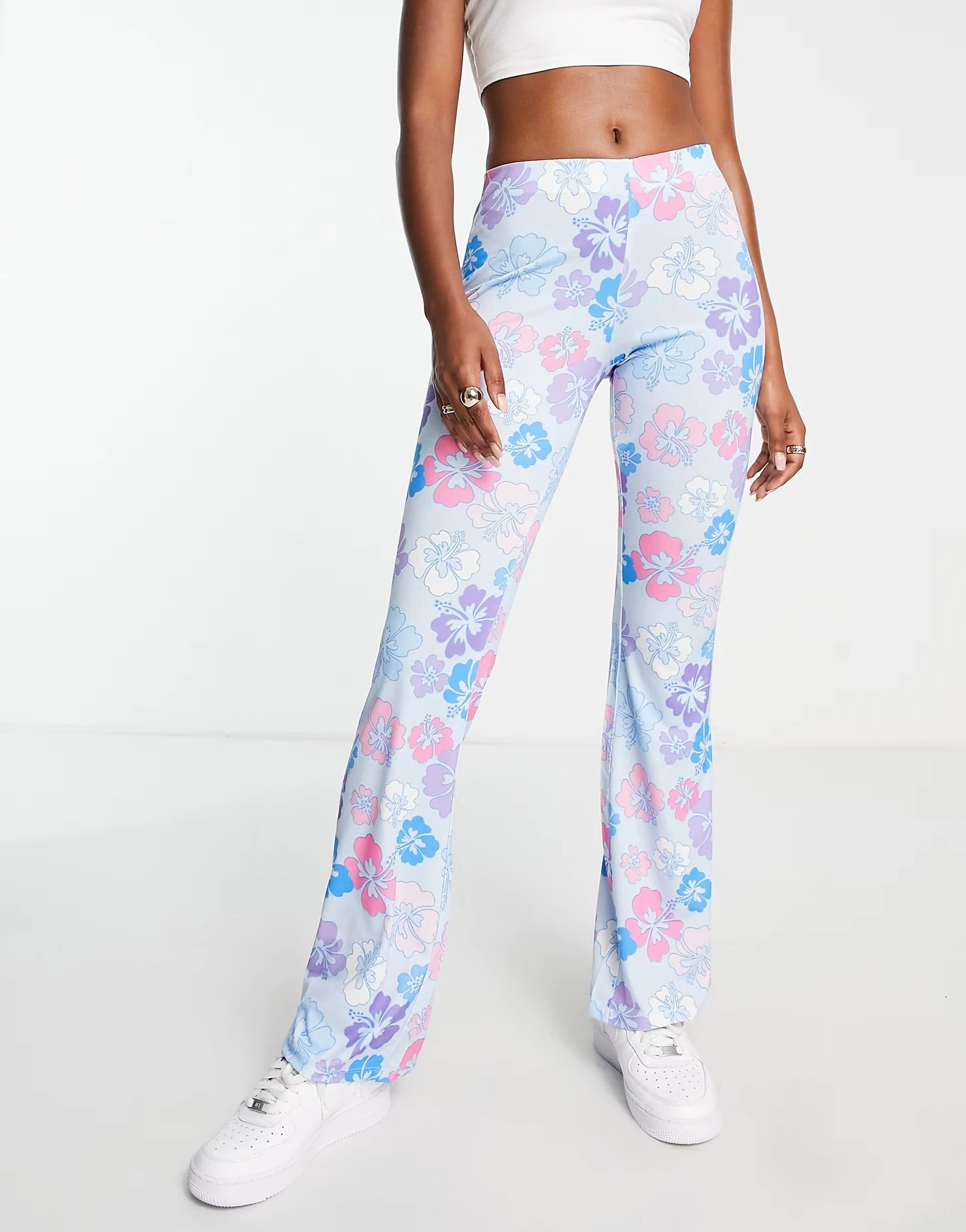 NA-KD Womens Flare Trousers in Floral Print In Multi