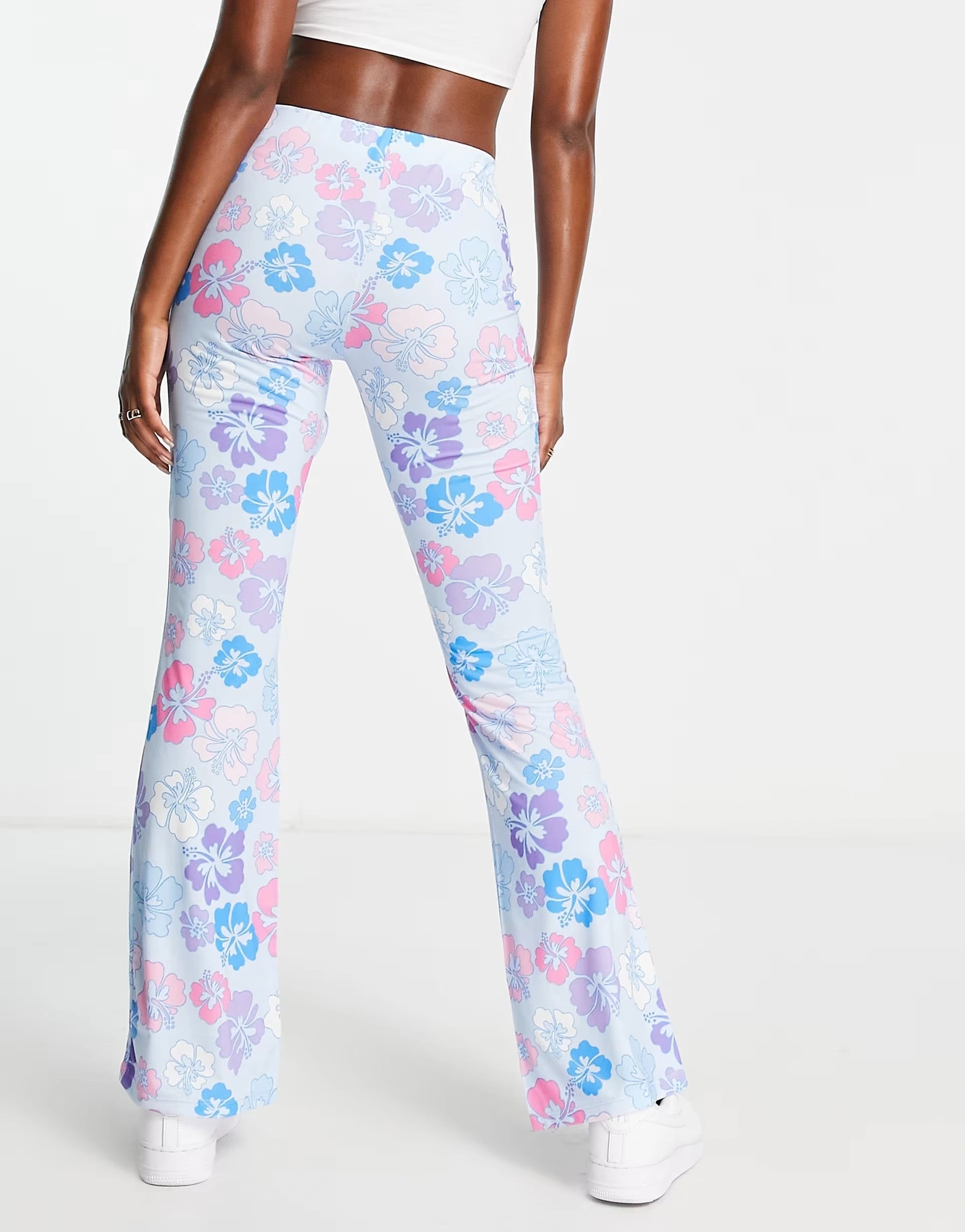 NA-KD Womens Flare Trousers in Floral Print In Multi