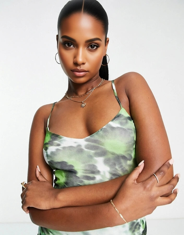 Motel Womens Square Neck Cami Maxi Dress in Blurred Green Daisy Mesh In Green