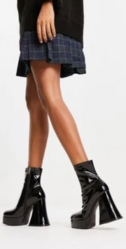 Lamoda Womens Flare Heeled Platform Boots in Black Vinyl