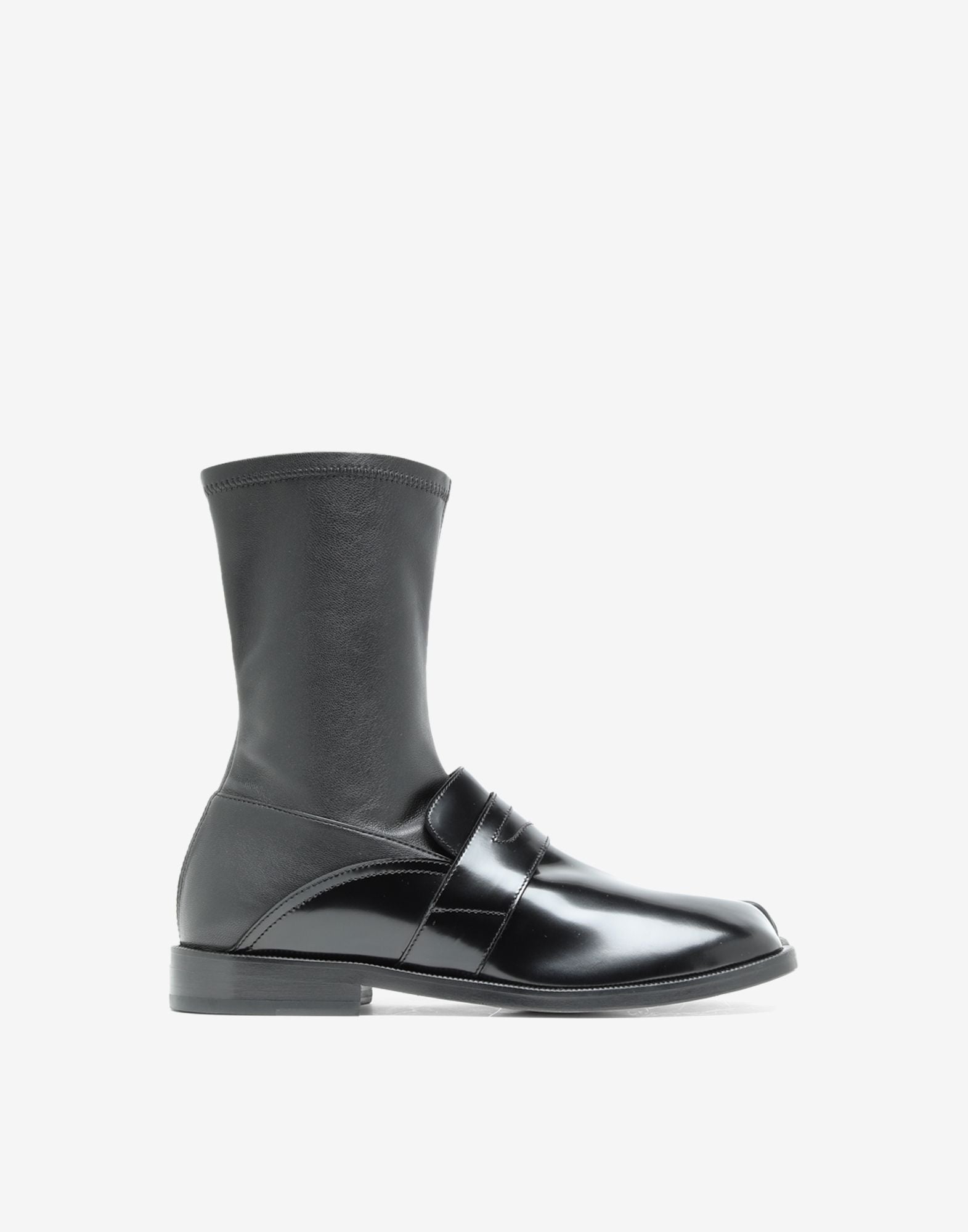 Maison Margiela Men's Loafers in Black