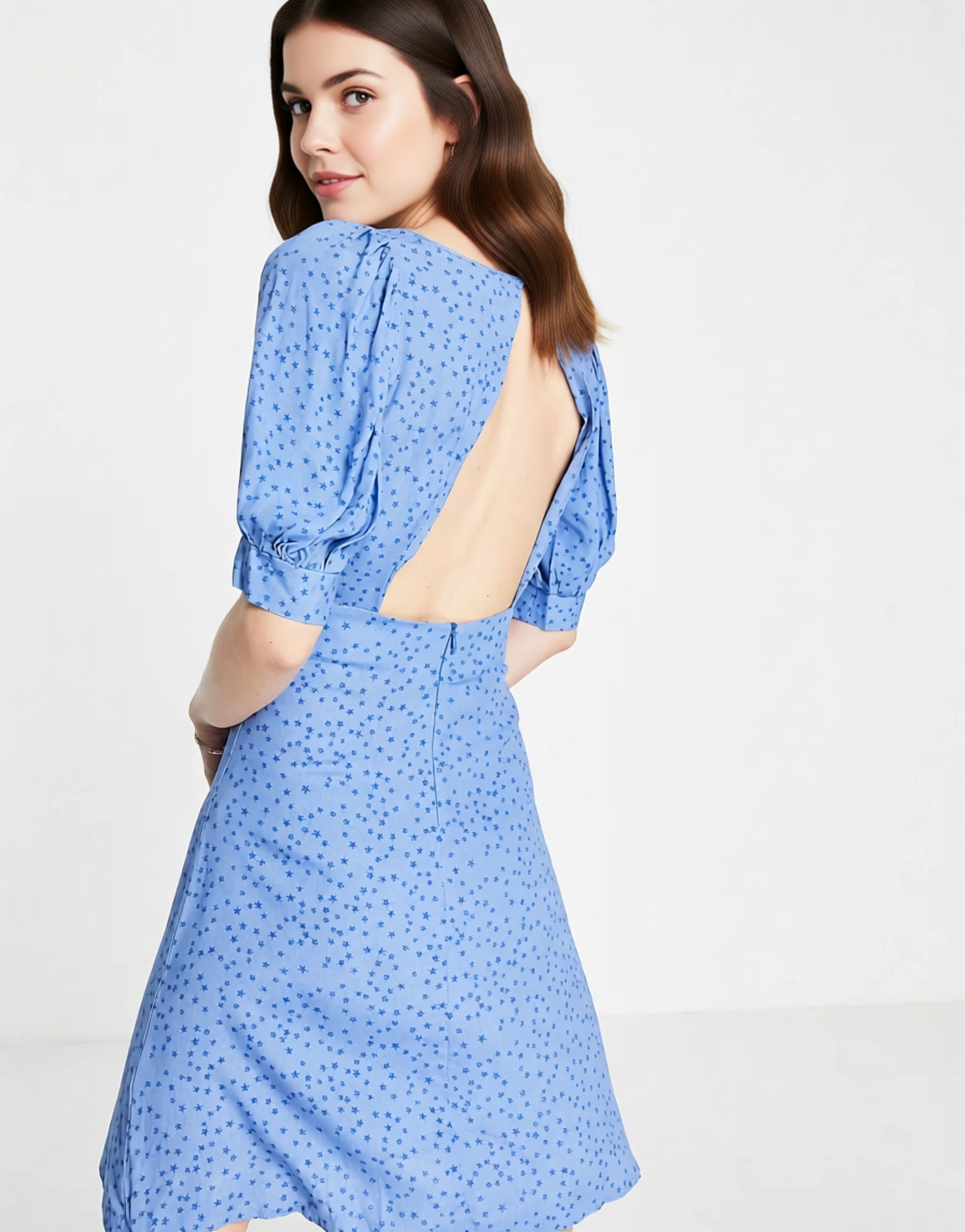 Closet London Women's A Line Mini Dress With Open Back And Puff Sleeve in Blue Star Print