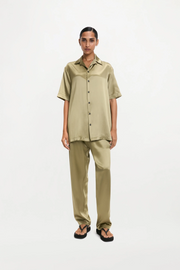 Mens Delos Casual Trousers In Khaki