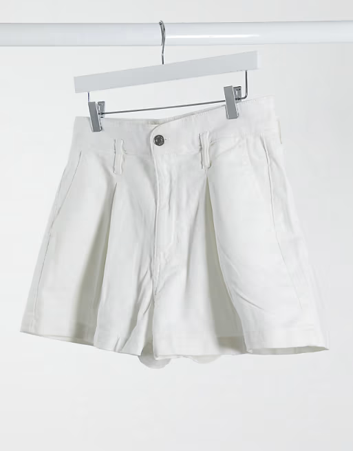 American Eagle Womens Highest Rise Mom Short in White Wash