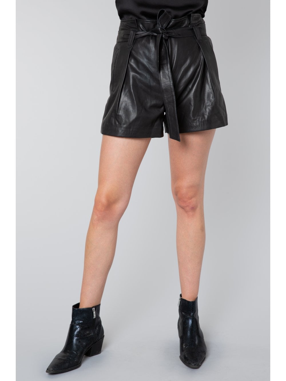Muubaa Womens Donan Paper-Bag Waist Leather Sho In Black