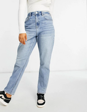 American Eagle Womens Mom Jeans in Light Wash Blue