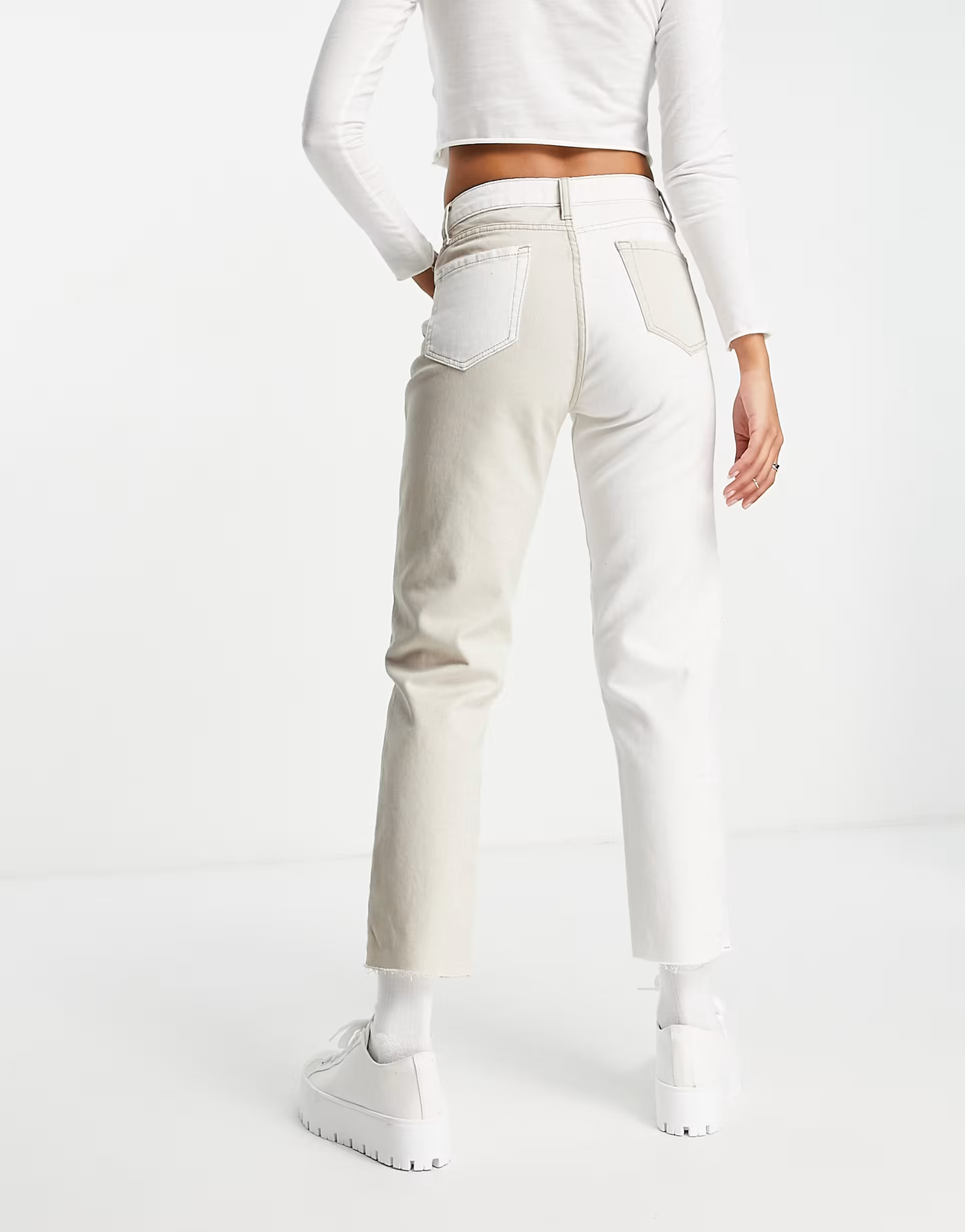 Womens Stradivarius Contrast Two Tone Slim Mom Jean in Ecru