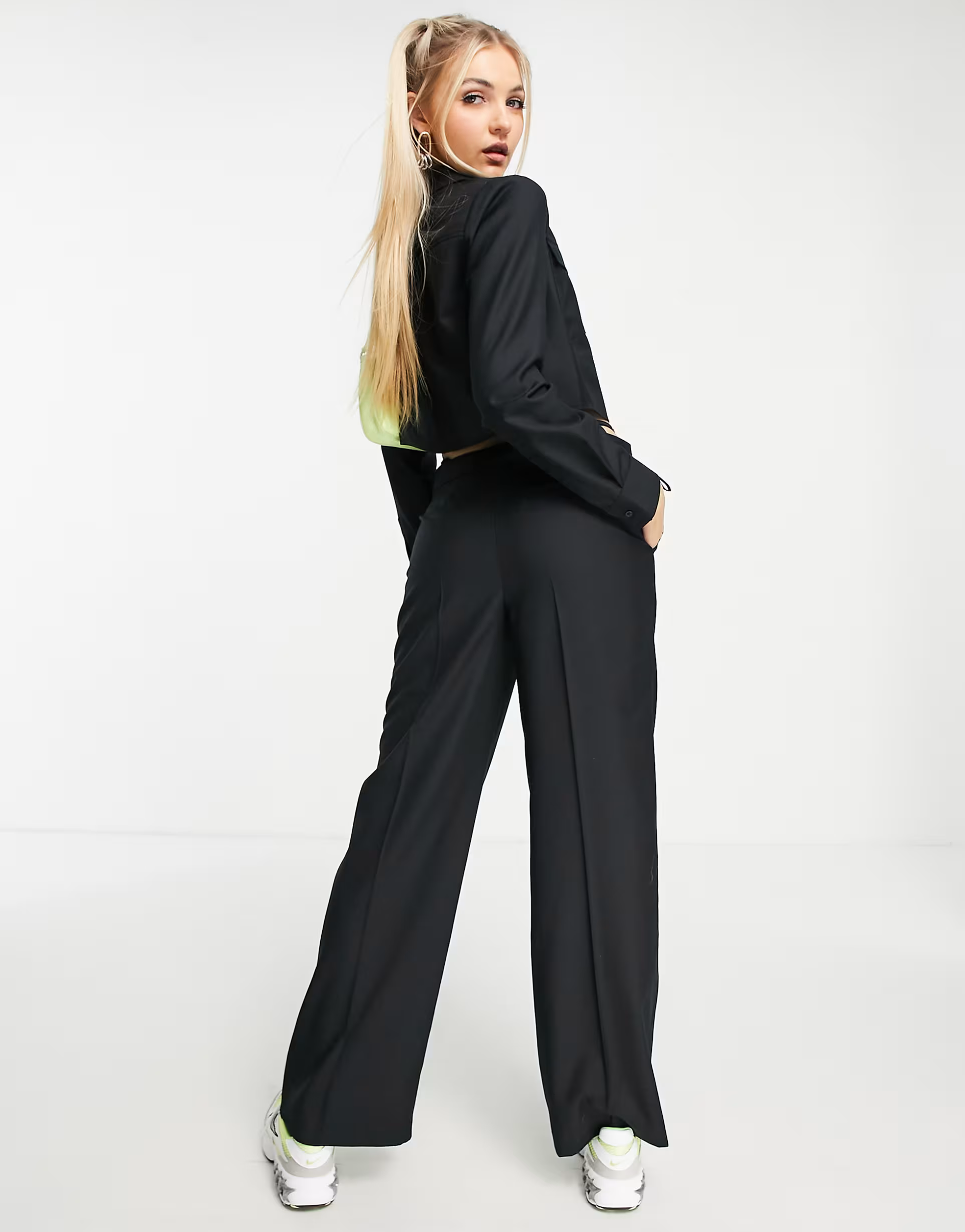Collusion Womens Low Rise Tailored Wide Leg Trouser In Navy