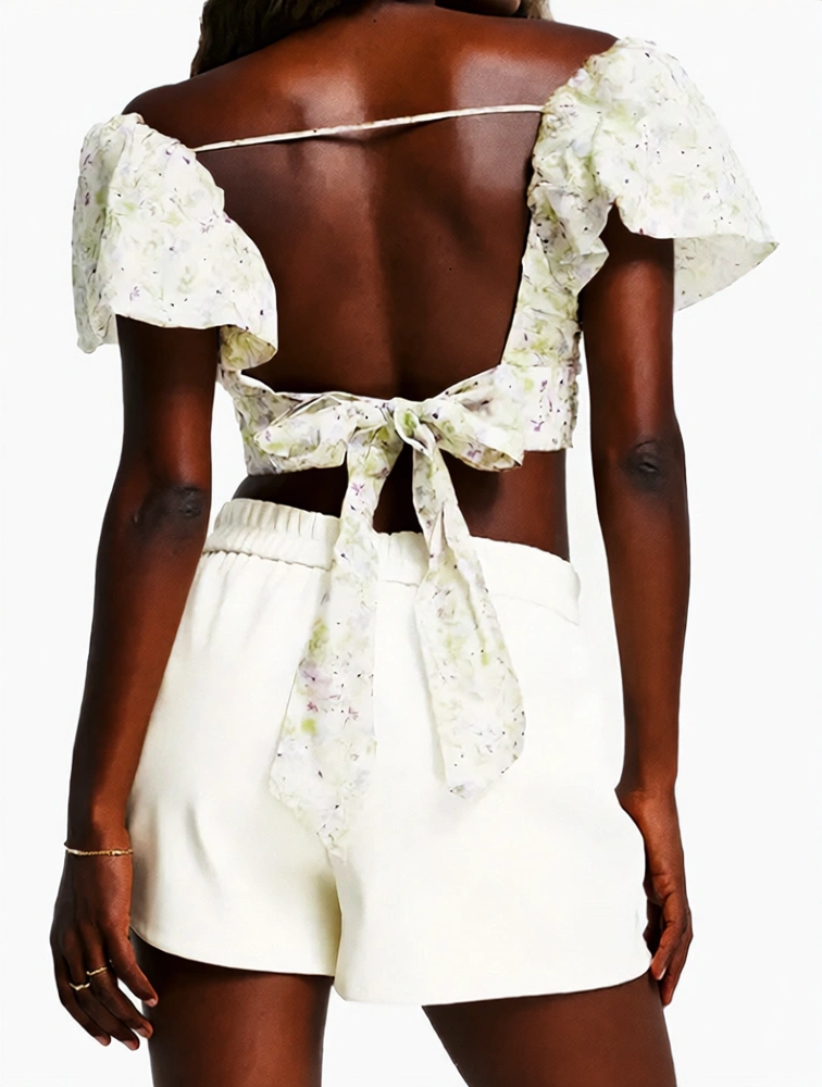 Womens Forever New Petite Open Back Bubble Sleeve Tie Top Co-Ord in Lilac Dreamcatcher Print