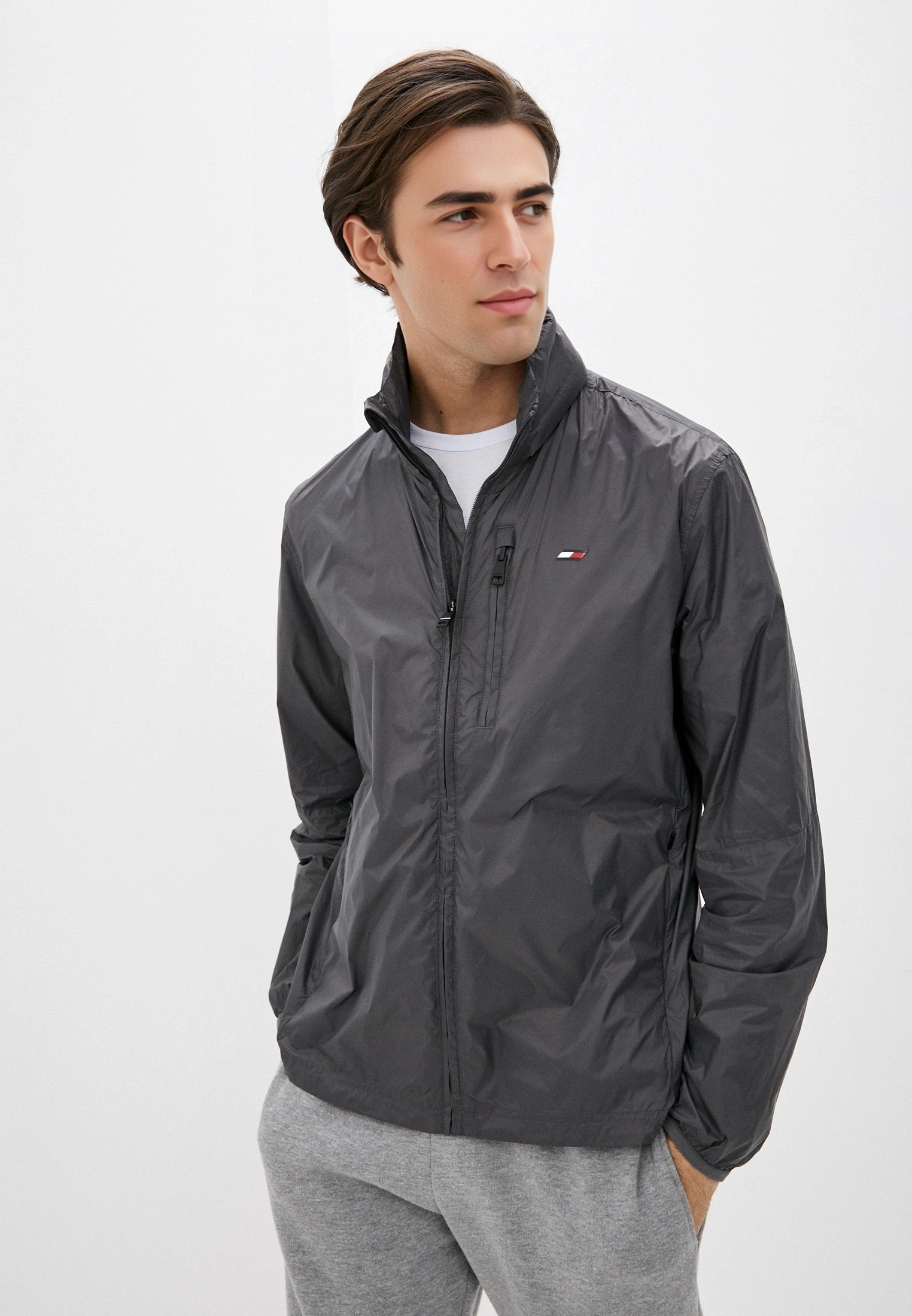 Tommy Hilfiger Performance Windbreaker With Small Logo in Grey