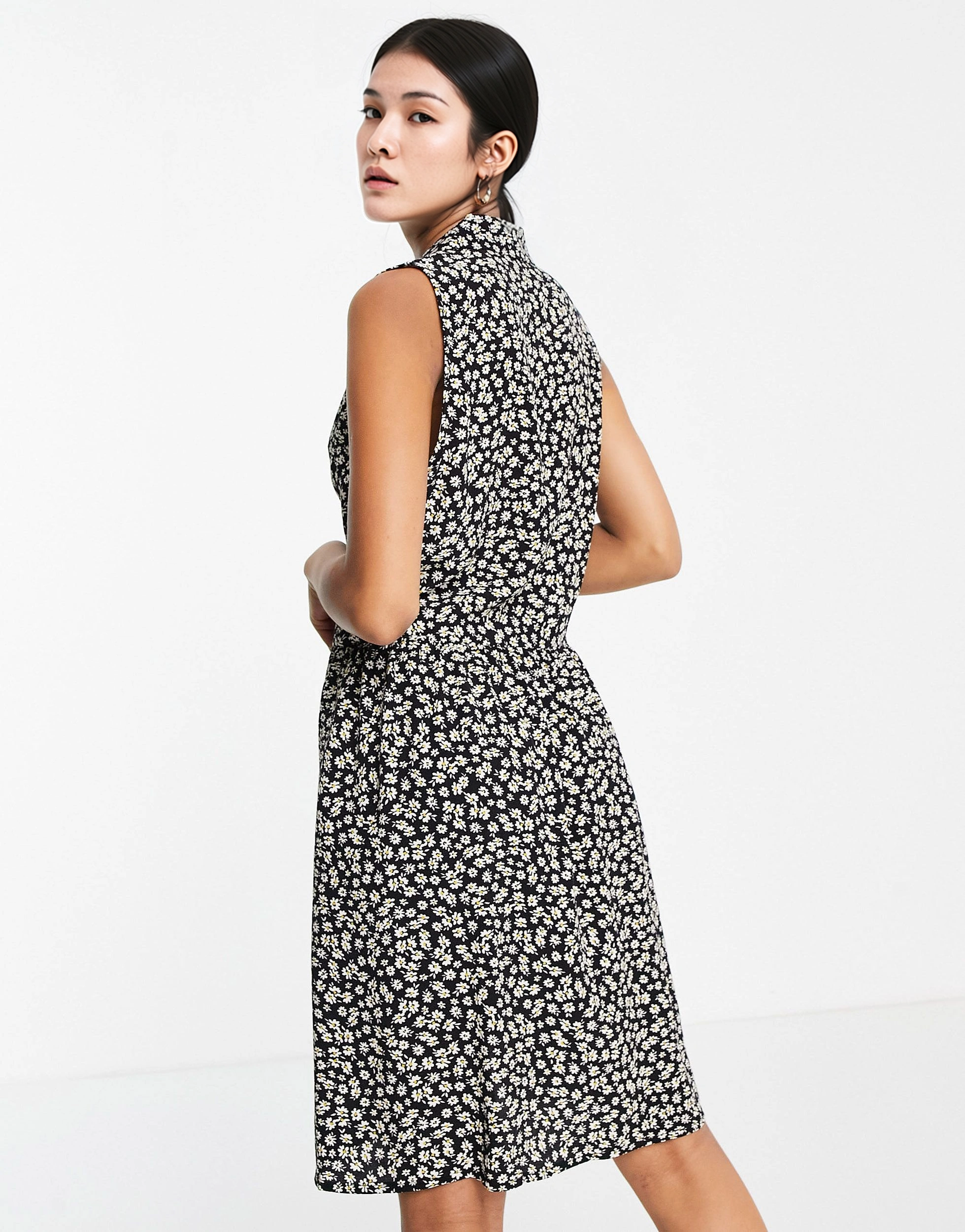 Womens Nobody's Child Sleeveless Mini Dress In Black Ditsy Floral