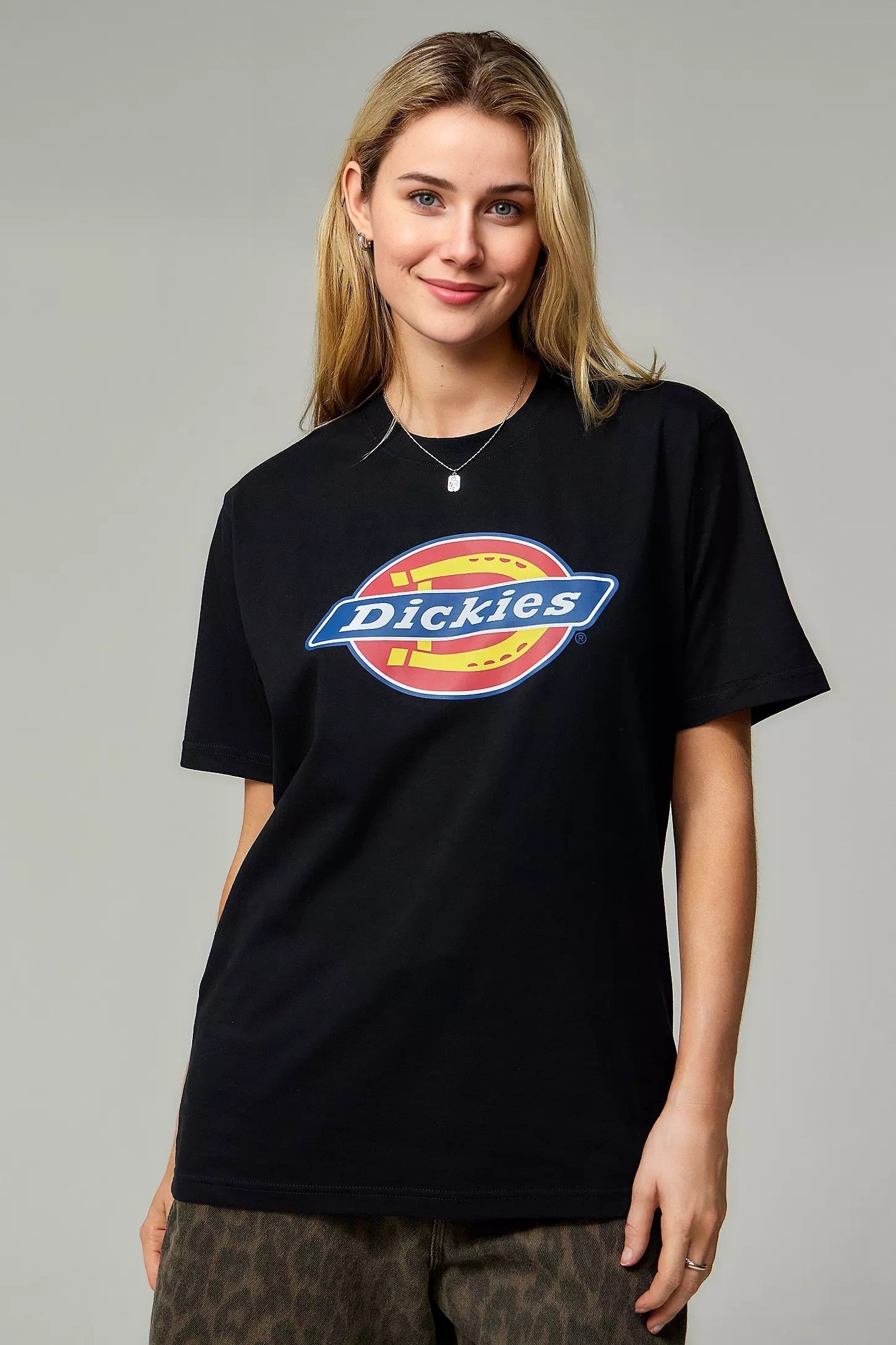 Dickies Womens Icon Logo T-Shirt in Black