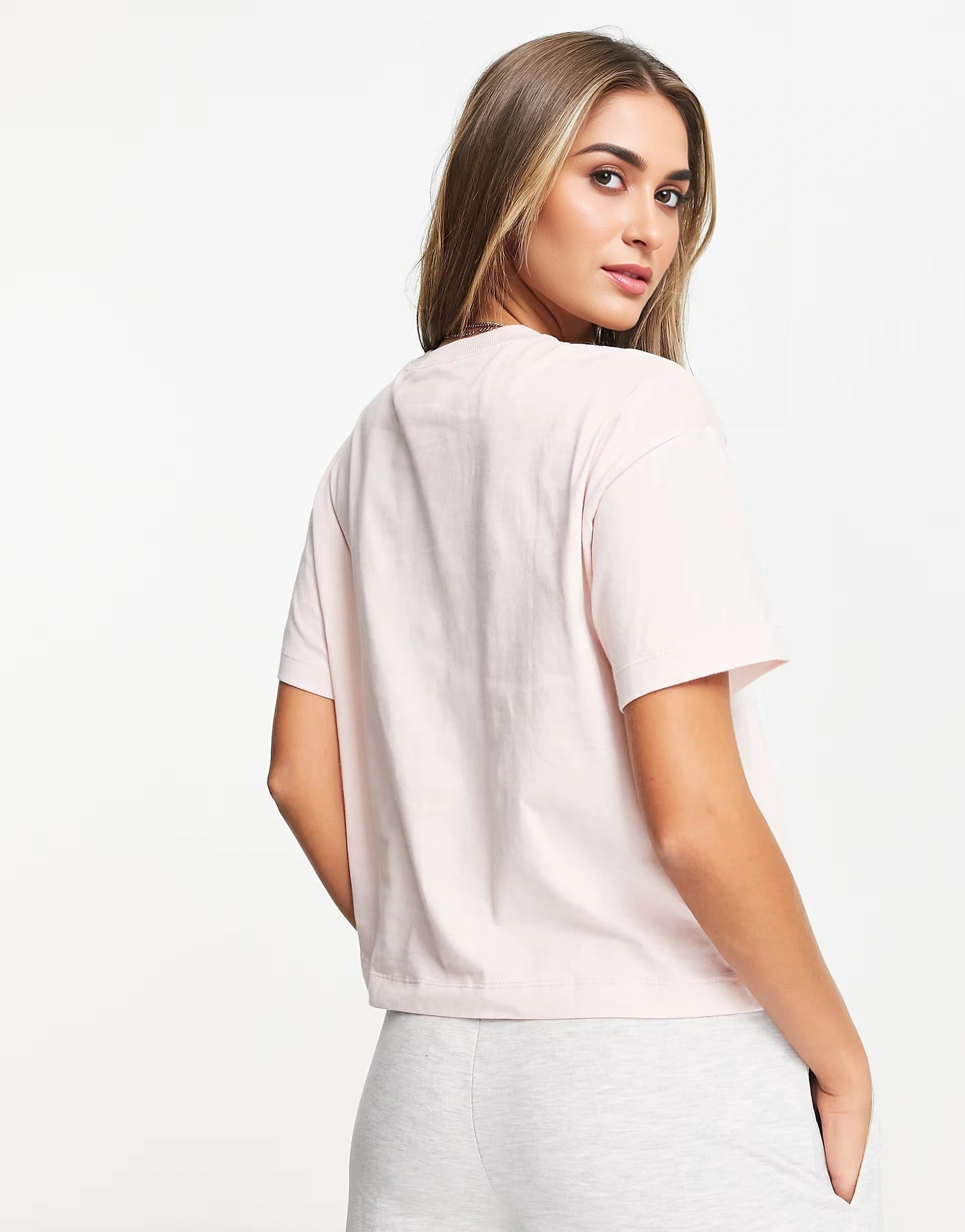 Womens Champion Small Logo Boxy Crop T-Shirt in Pink