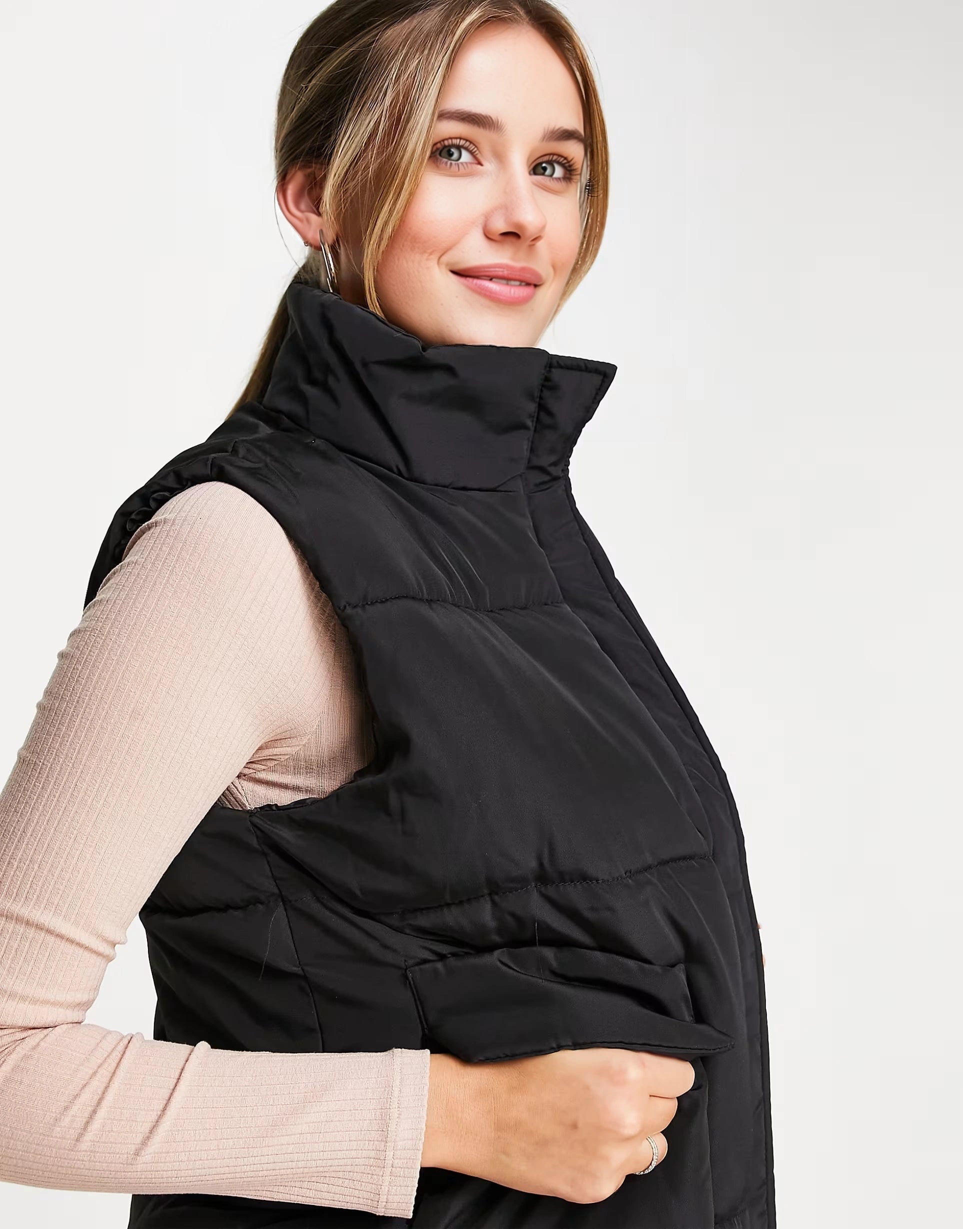 Womens I Saw It First Sleeveless Padded Gillet in Black