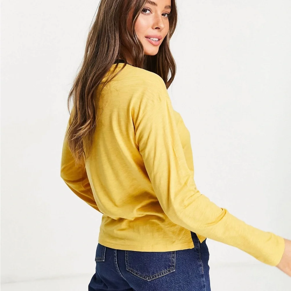 Monki Womens Maja Sara Long Sleeve Top in In Multi