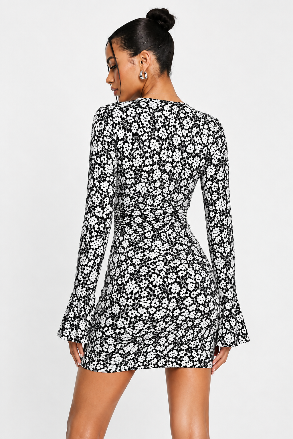 NaaNaa Womens Long Sleeve Plunge Dress in Black & White