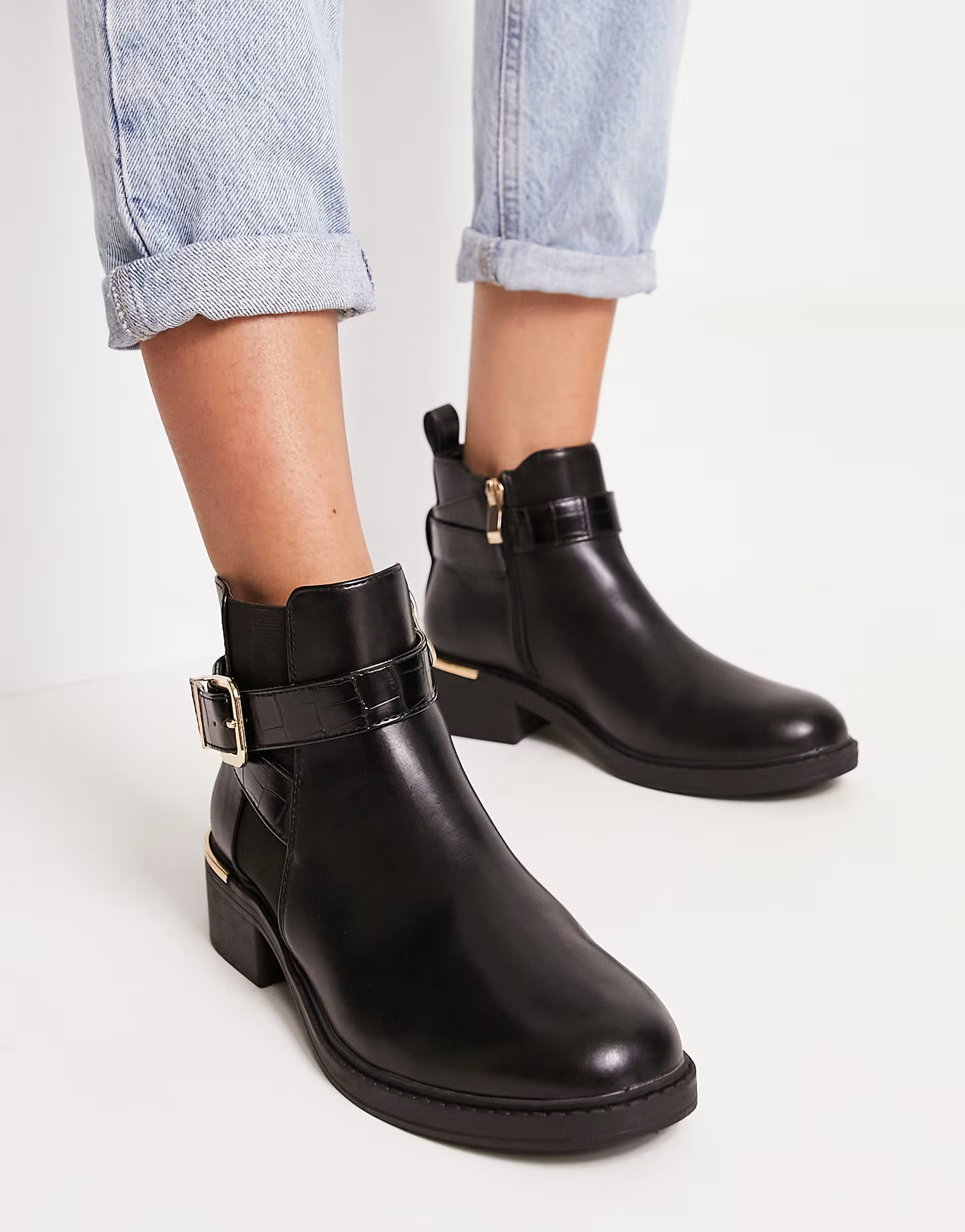 Womens New Look Wide Fit Flat Boot With Buckle Detail In Black