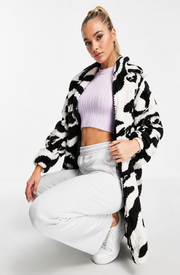Liquorish Womens Teddy Coat in Mono Print