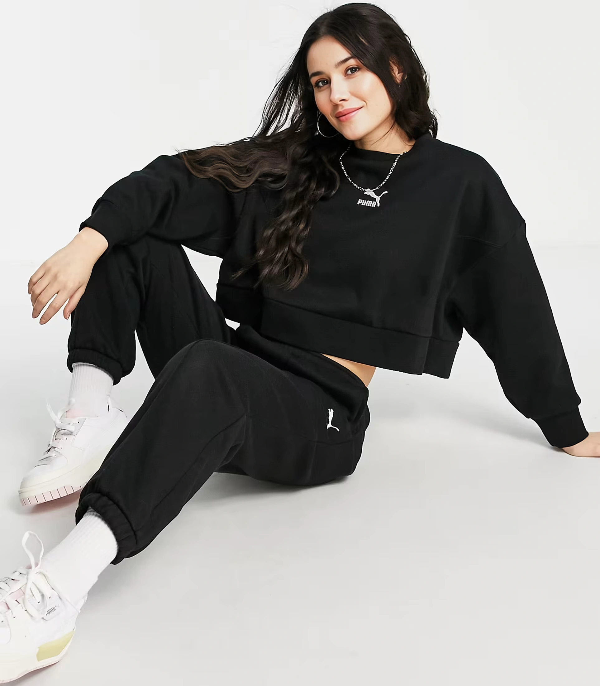 Womens Puma Oversized Boxy Sweatshirt in Black