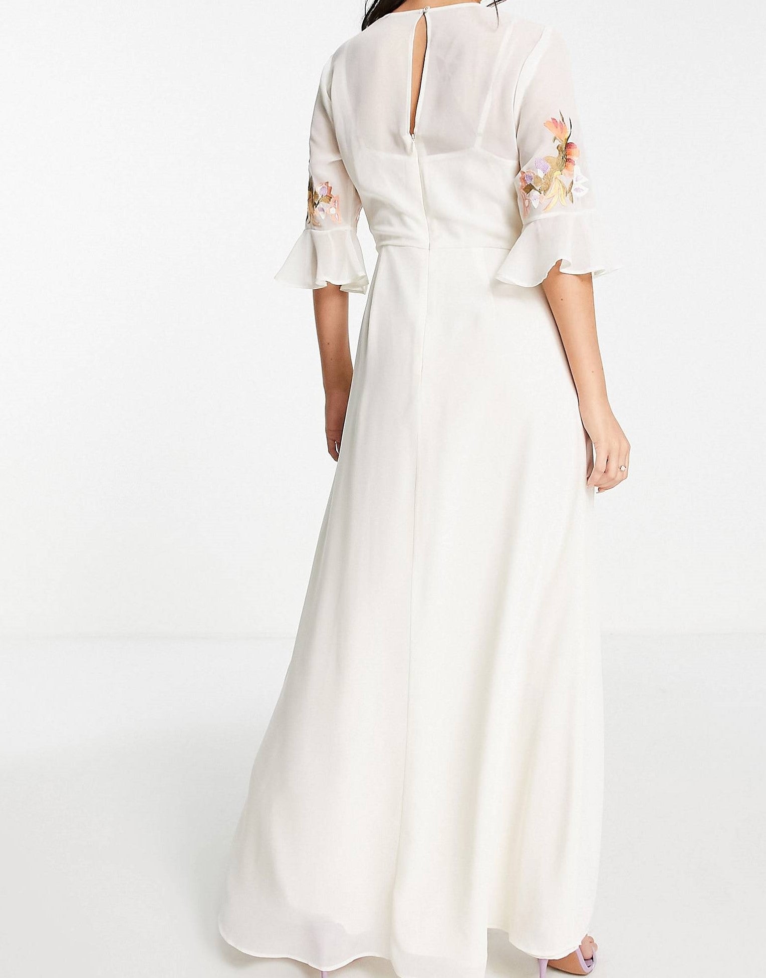 Hope & Ivy Womens Fluted Sleeve Embroidered Maxi Dress in Ivory