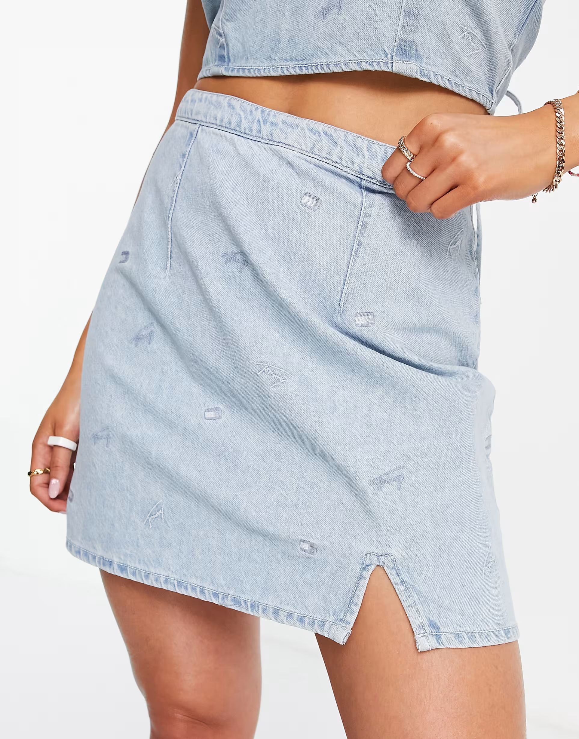Tommy Jeans Womens Co-Ord Cotton All Over Critter Denim Mini Skirt in Light Wash