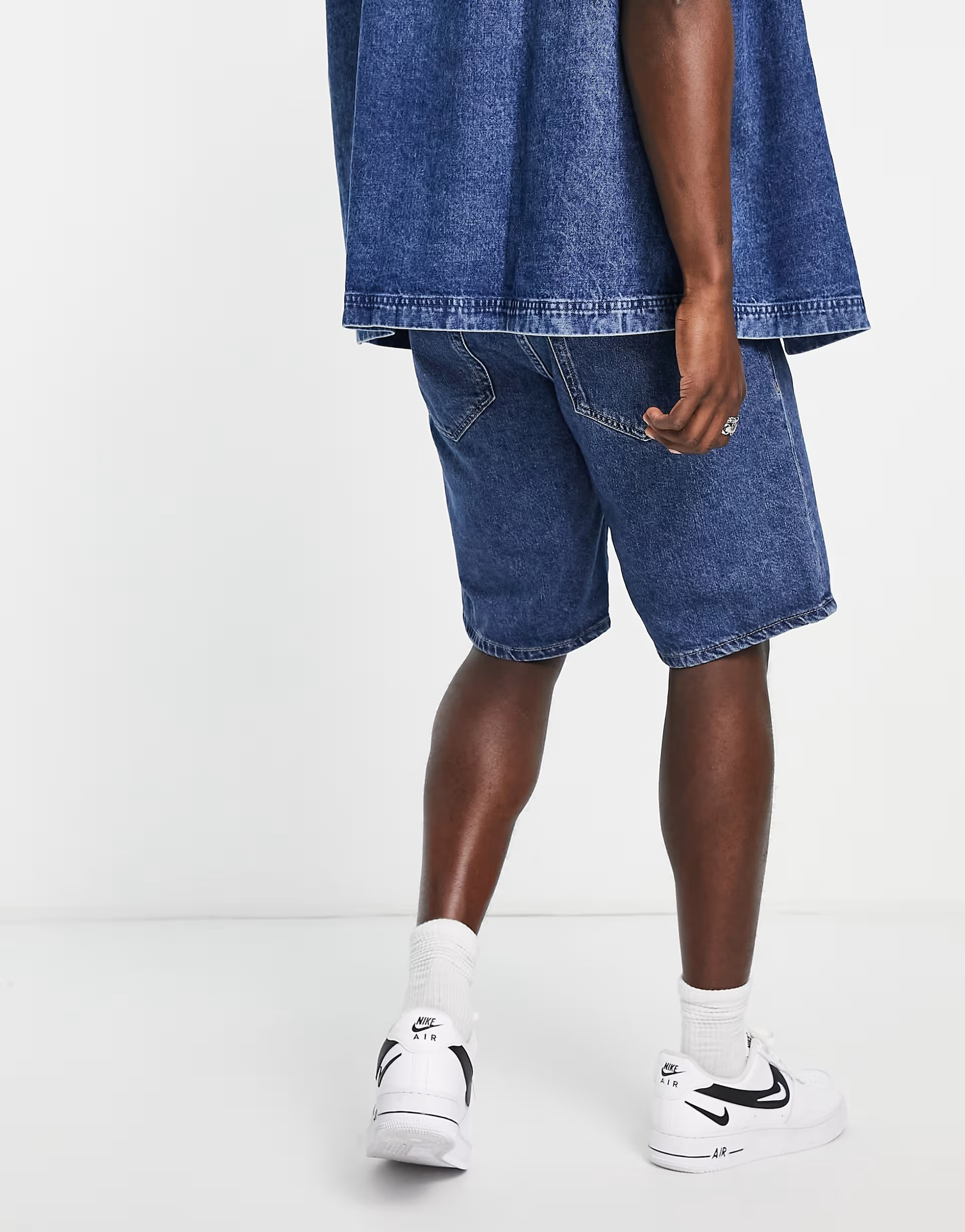 Calvin Klein Jeans Mens 90S Straight Fit Denim Shorts in Light Wash Blue