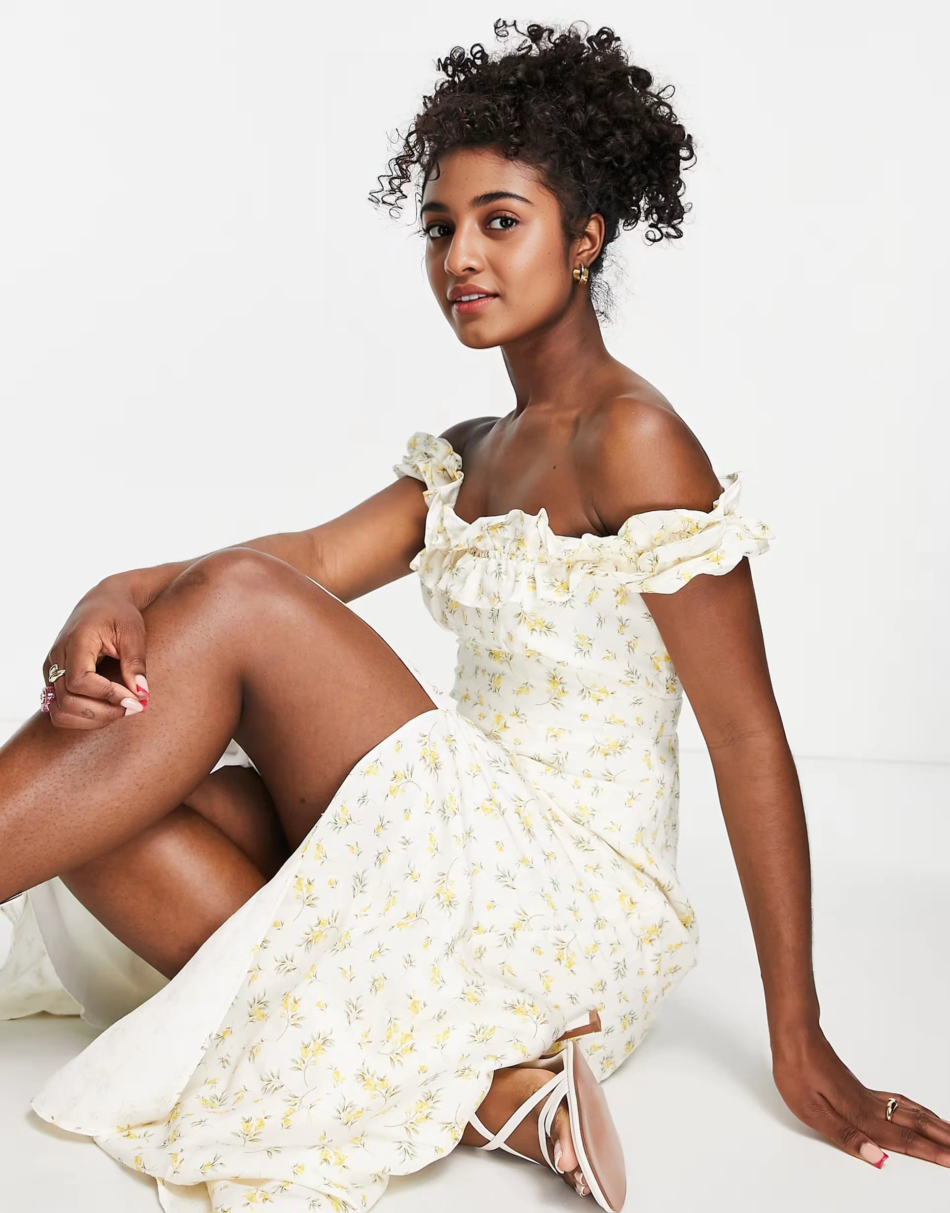 Forever New Womens Bardot Frill Midi Dress in Lemon Ditsy Floral